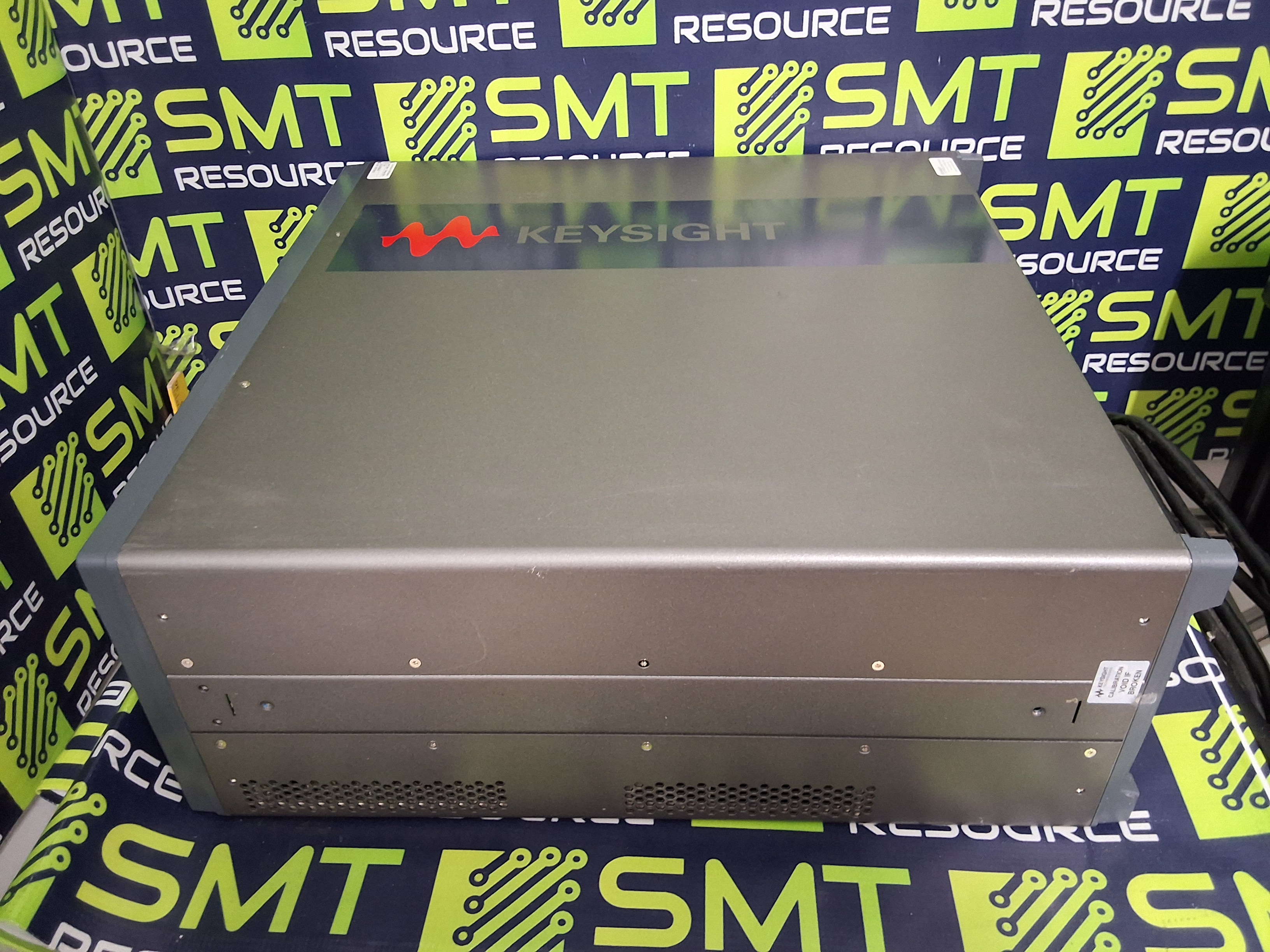 Used KEYSIGHT PXIe CHASSIS M9018B ADVANCED SWITCH FABRIC 18-SLOT 220/240V 1300W