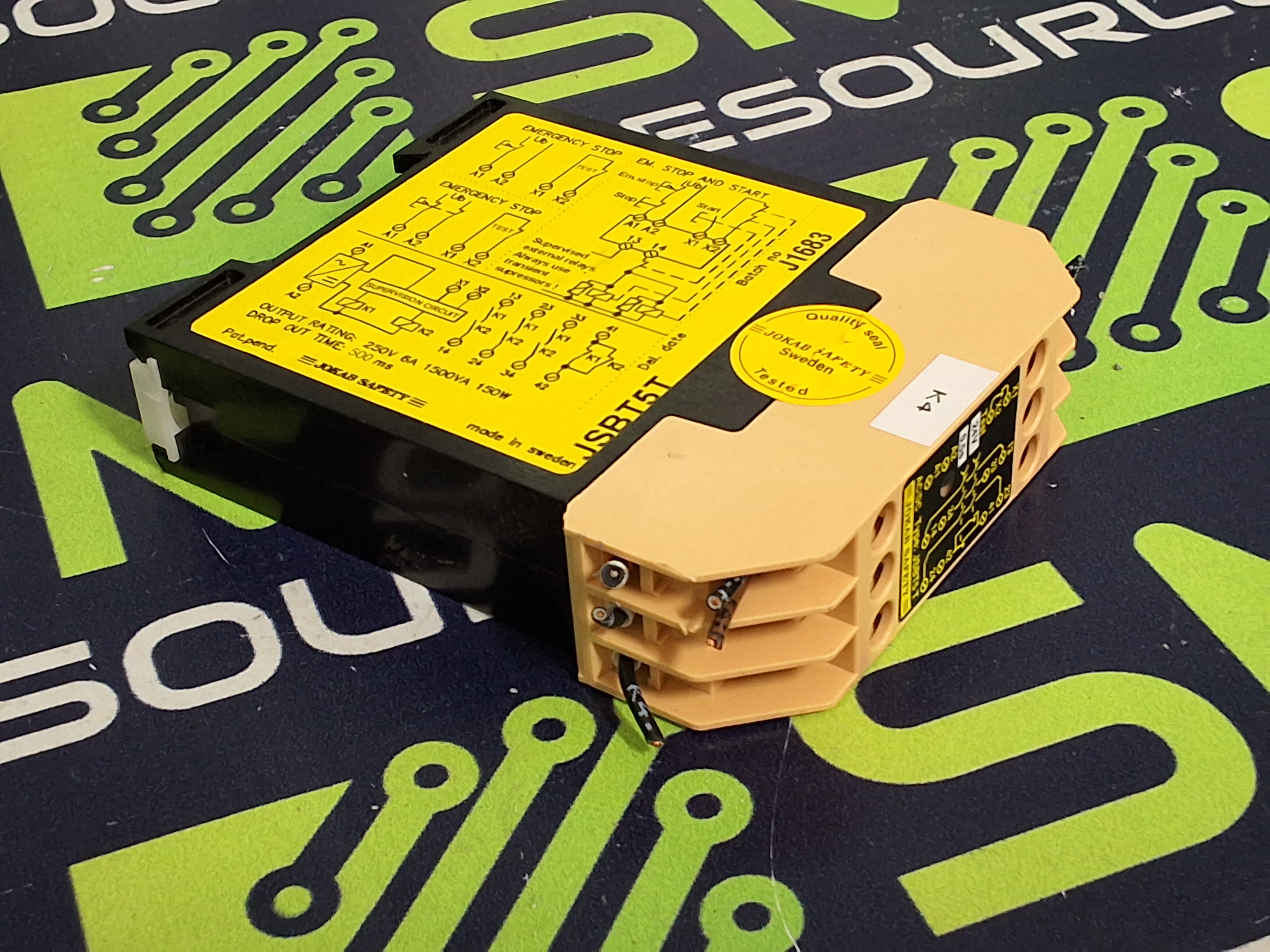 Used JOKAB SAFETY JSBT5T SAFETY RELAY 24V