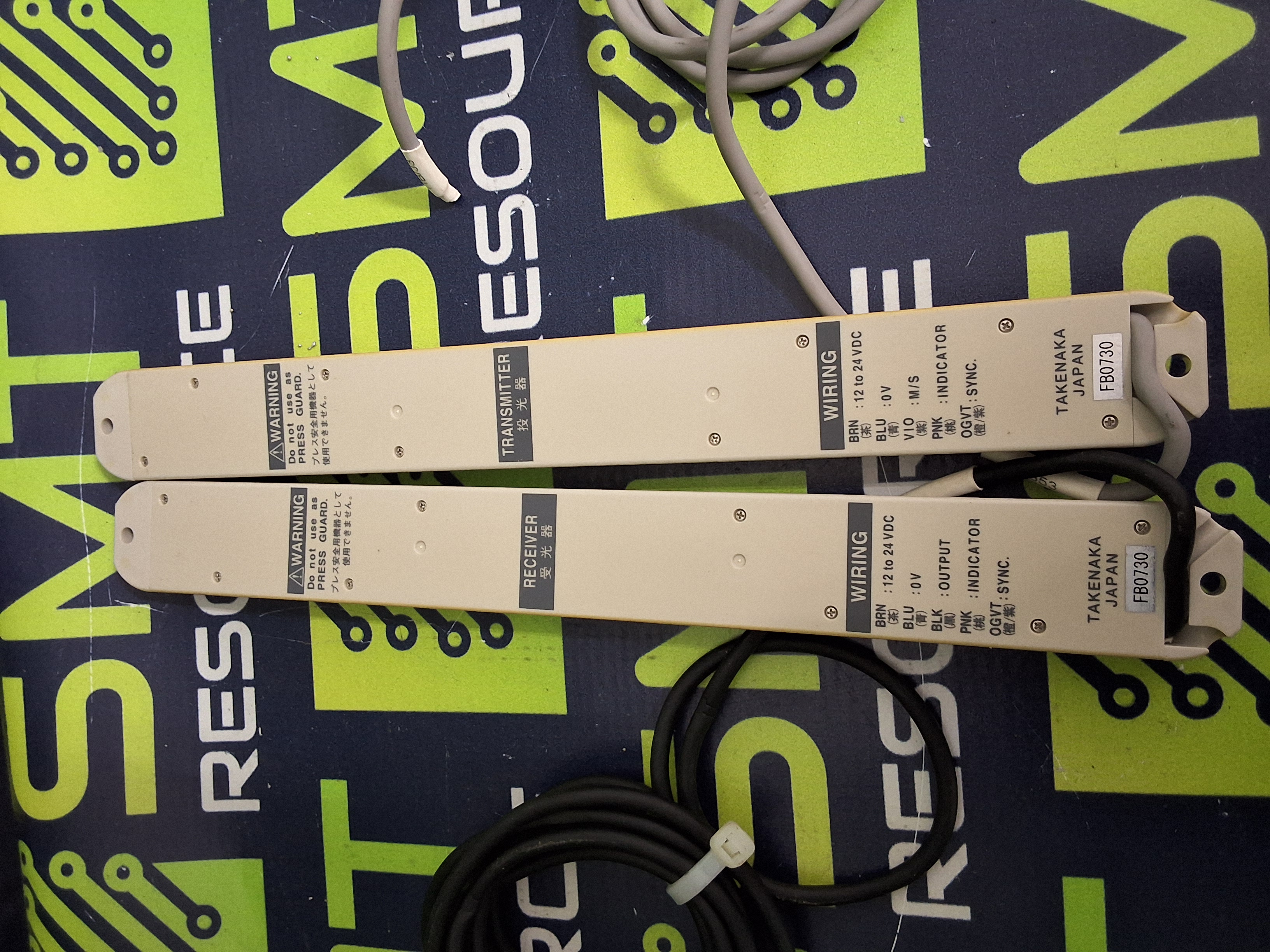 Used TAKEX ESN-TR12PN / ESN-TL12PN LIGHT CURTAIN SET 12-24VDC