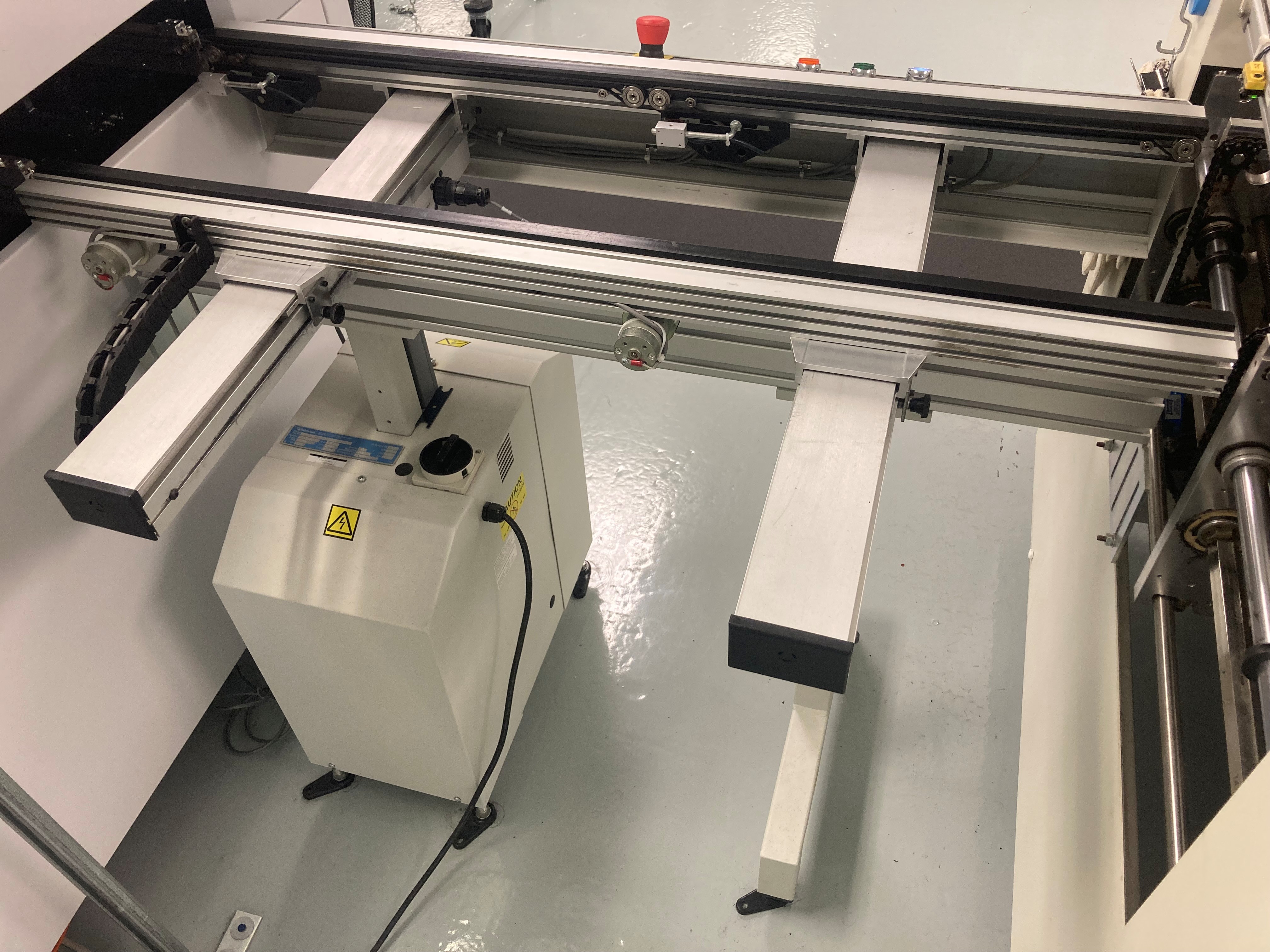 Used UIC 44" Conveyor