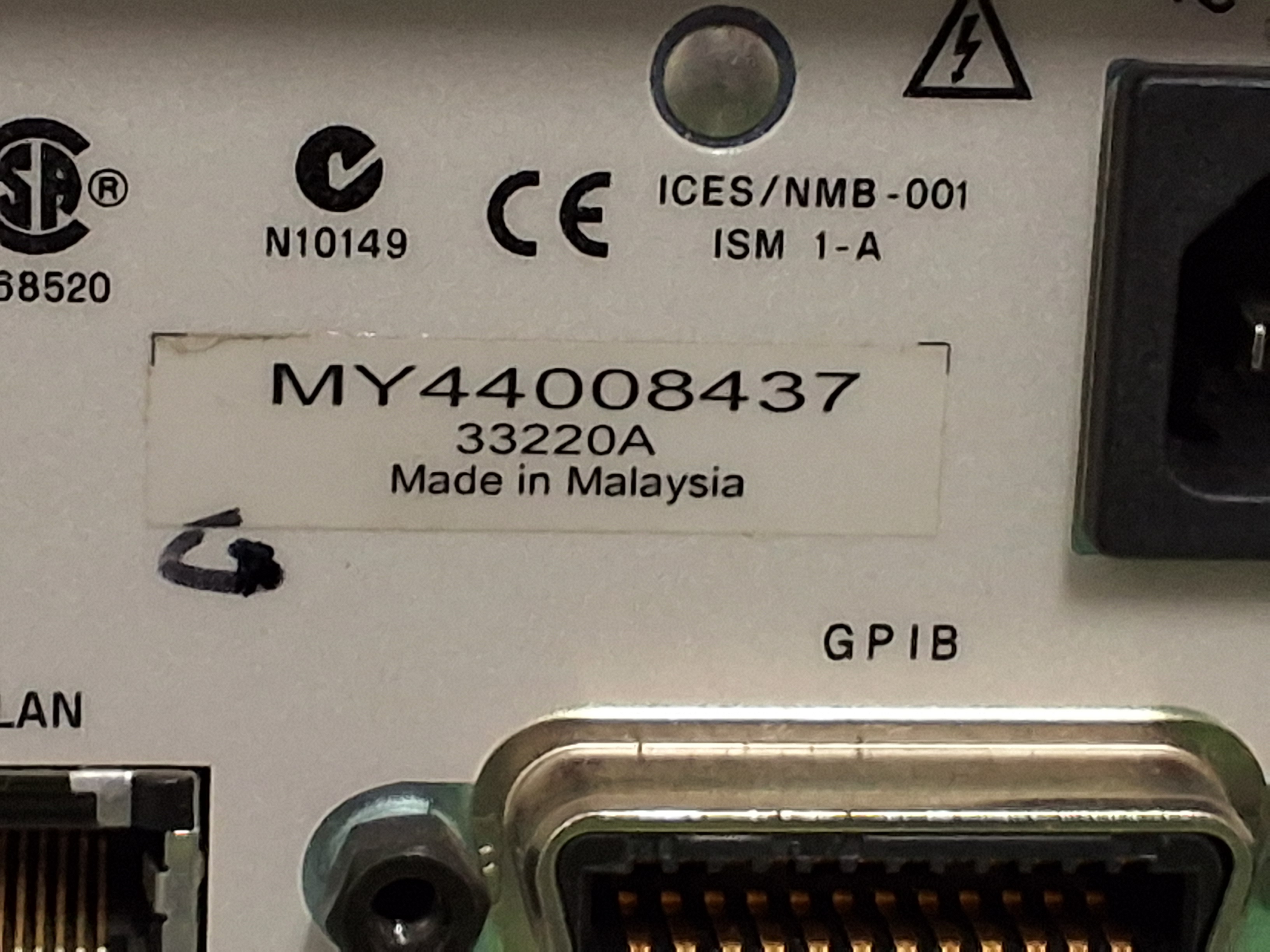 Used HP AGILENT / KEYSIGHT 33220A 20MHz FUNCTION / ARBITRARY WAVEFORM GENERATOR - TESTED & WORKING