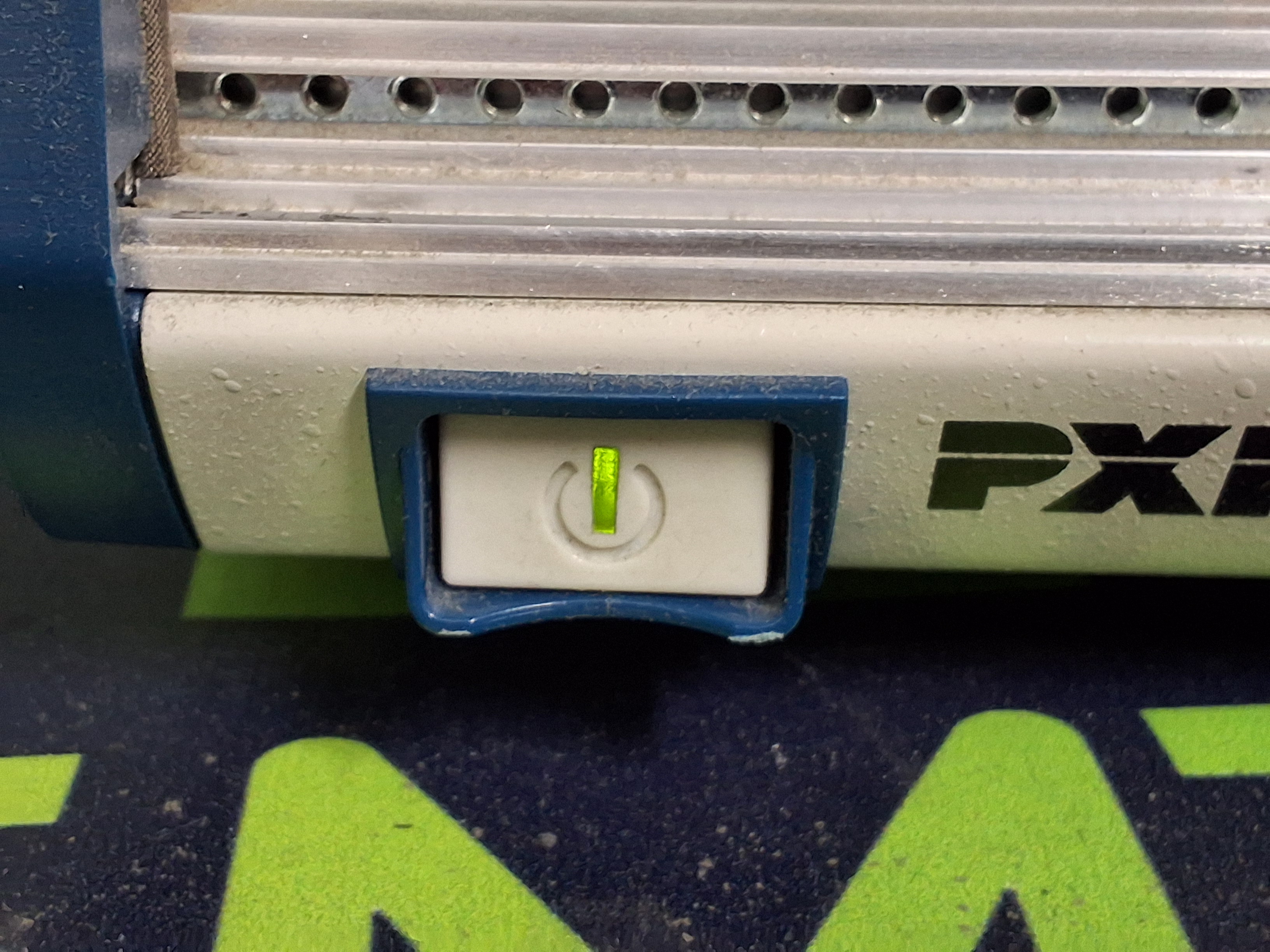 Used NATIONAL INSTRUMENTS NI PXIe-1045 / 189105E-01 18-SLOT CHASSES