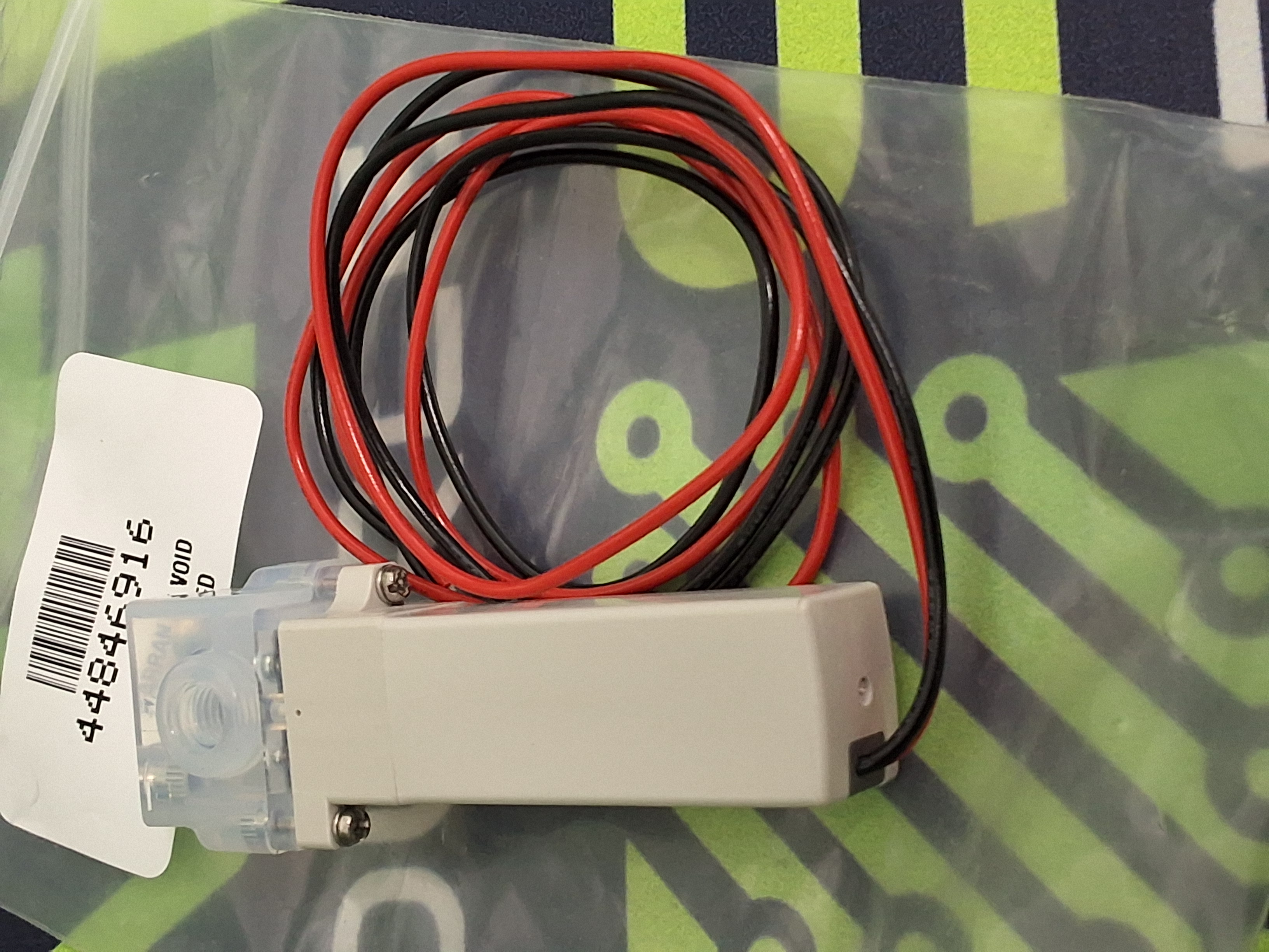 SMC LVM10R3-5G2U-6 SOLENOID VALVE 24VDC - BRAND NEW