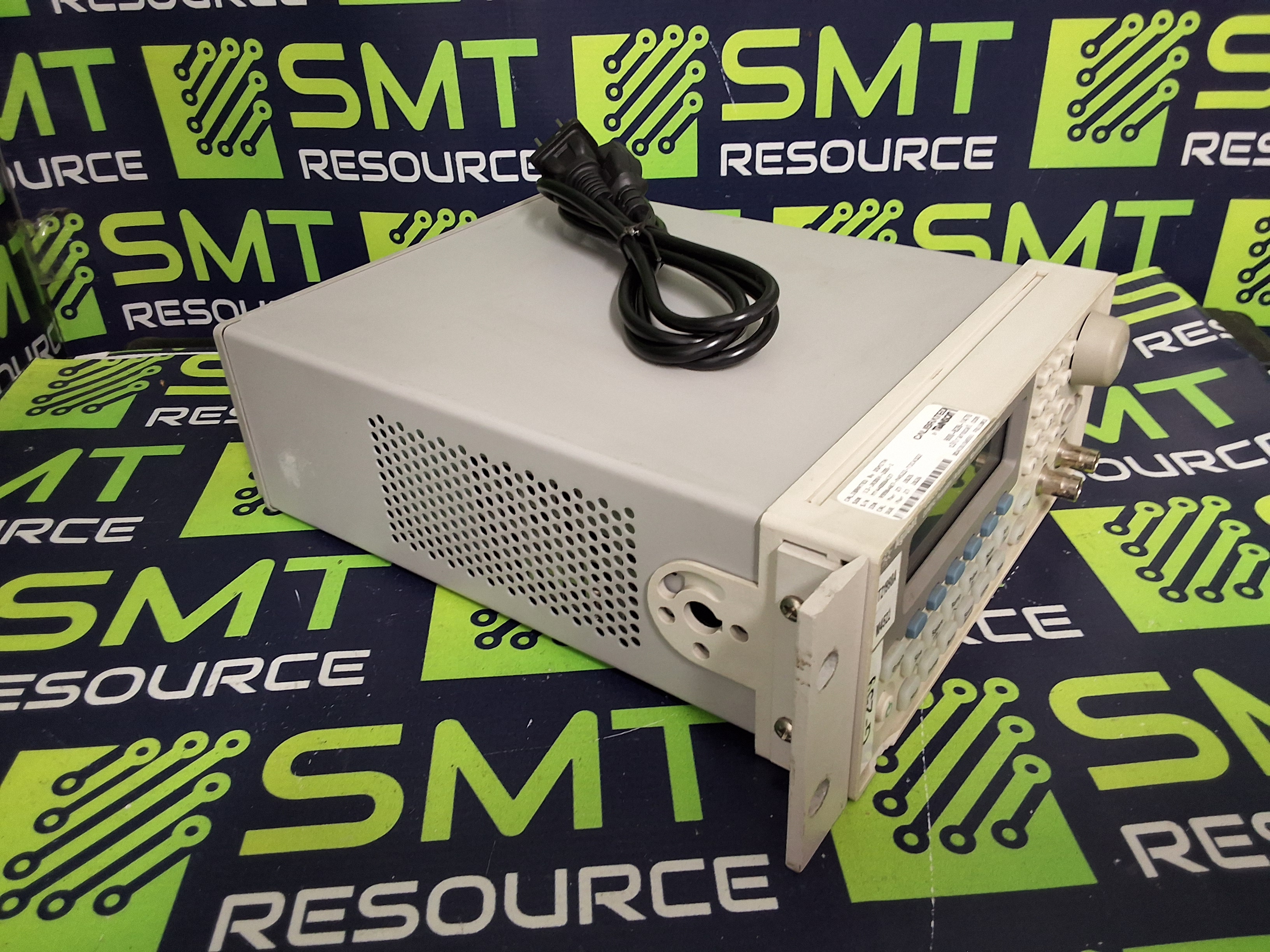 Used HP AGILENT / KEYSIGHT 33220A 20MHz FUNCTION / ARBITRARY WAVEFORM GENERATOR - TESTED & WORKING