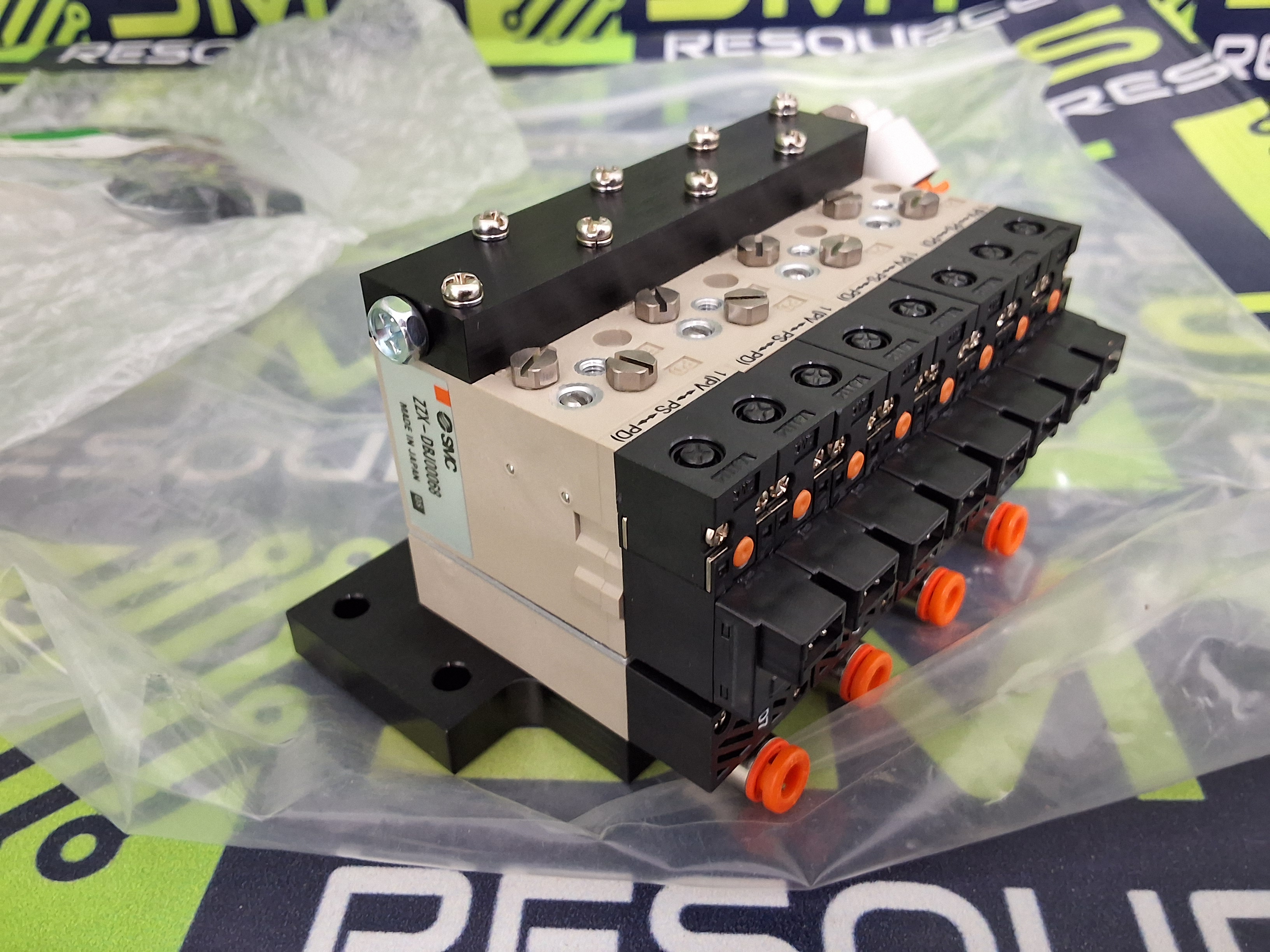 Used SMC ZZX-DBJ00068 VALVE MANI