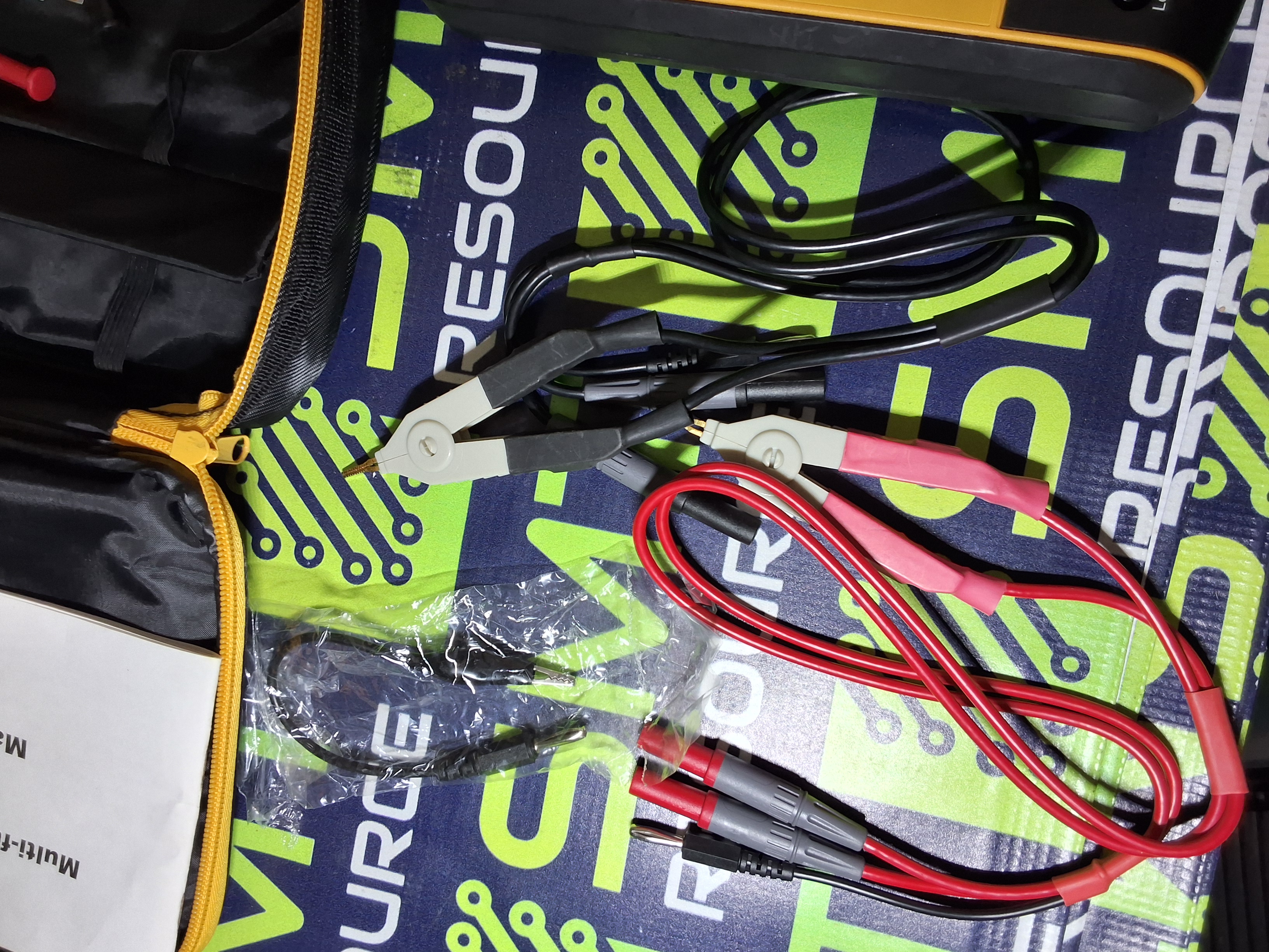 Used V&A PORTABLE MULTI-FUNCTION VA520 LCR METER 