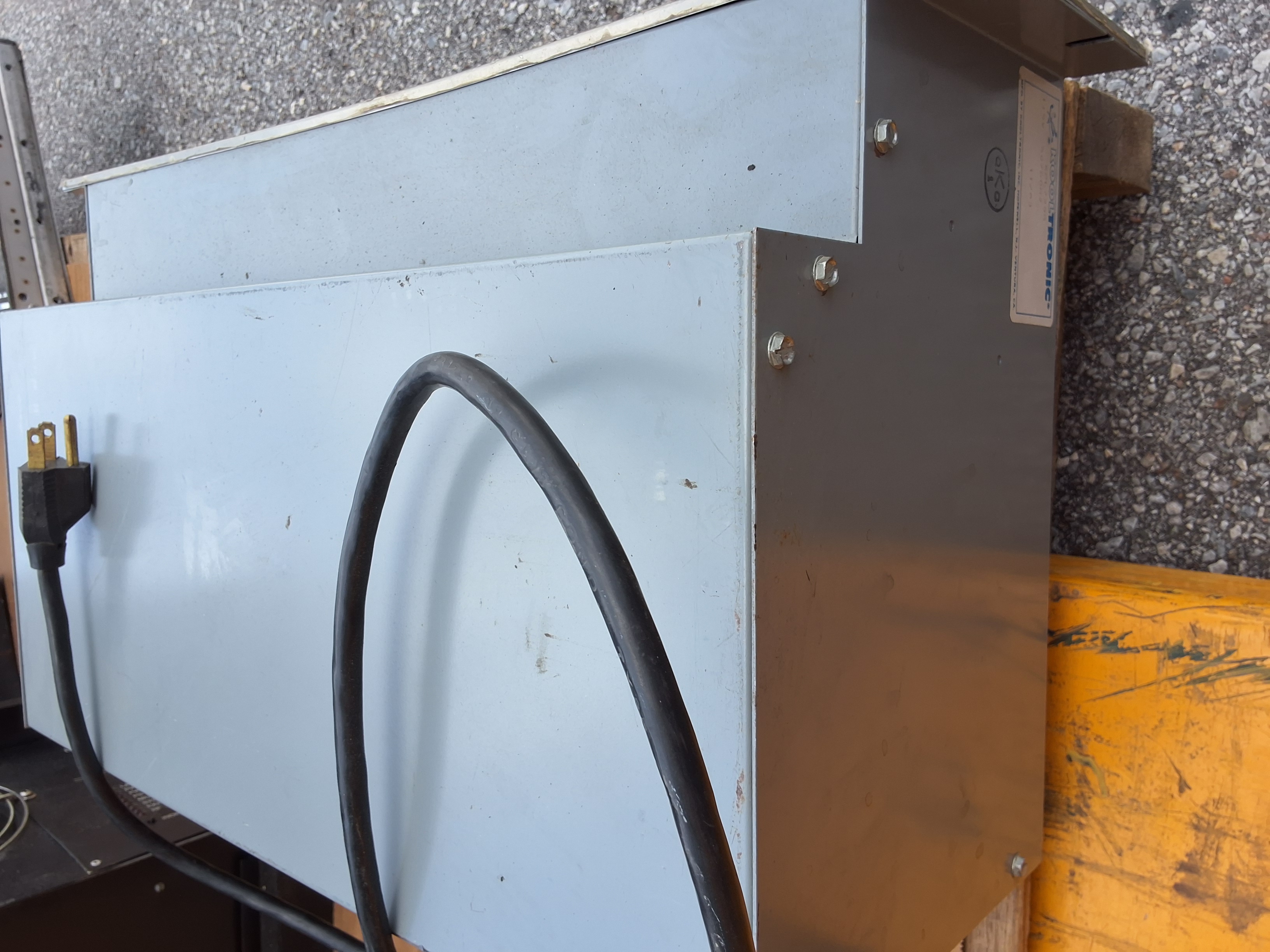 Used KOOLTRONIC KPL729B RECESSED TWIN PACKAGED BLOWER 115V 185W 50/60Hz 3250RPM