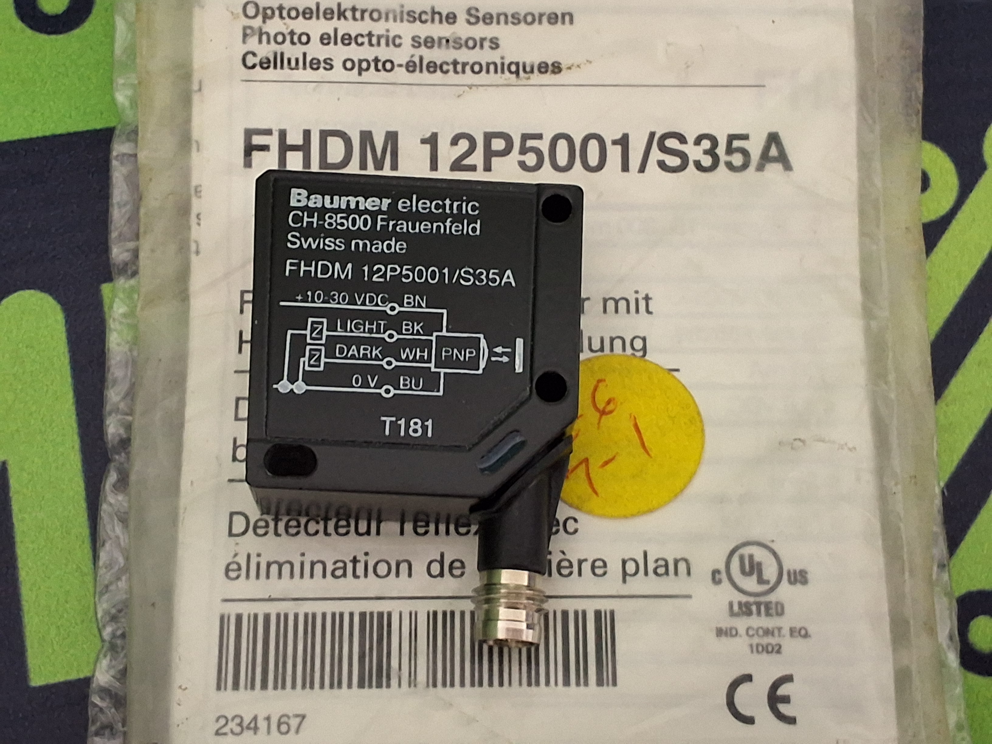 BAUMER FHDM 12P5001/S35A PHOTOELECTRIC SENSOR - BRAND NEW