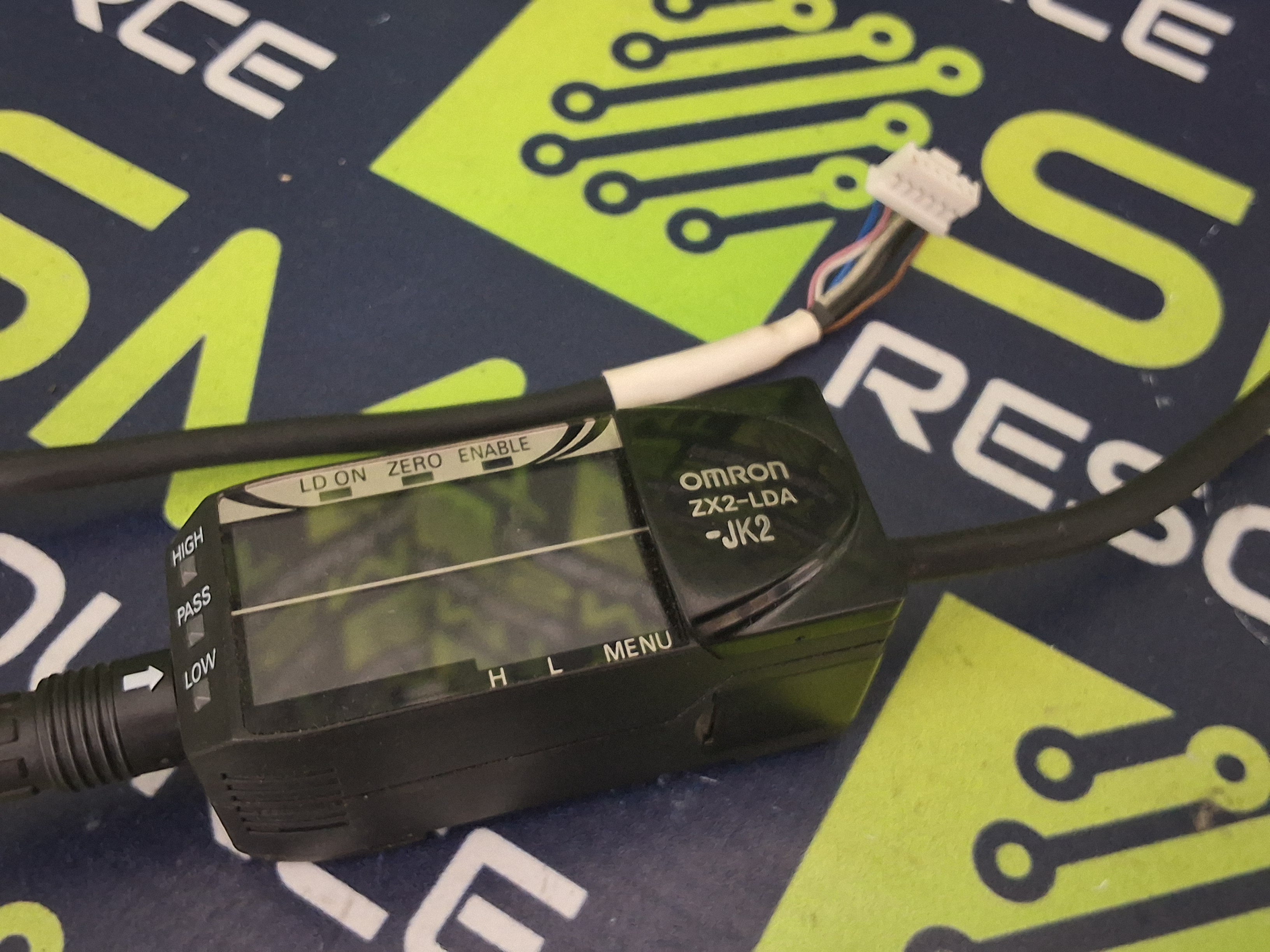 Used OMRON ZX2-LD50 CMOS LASER DISPLACEMENT SENSOR HEAD WITH OMRON ZX2-LDA11-JK2 SMART SENSOR / AMPLIFIER