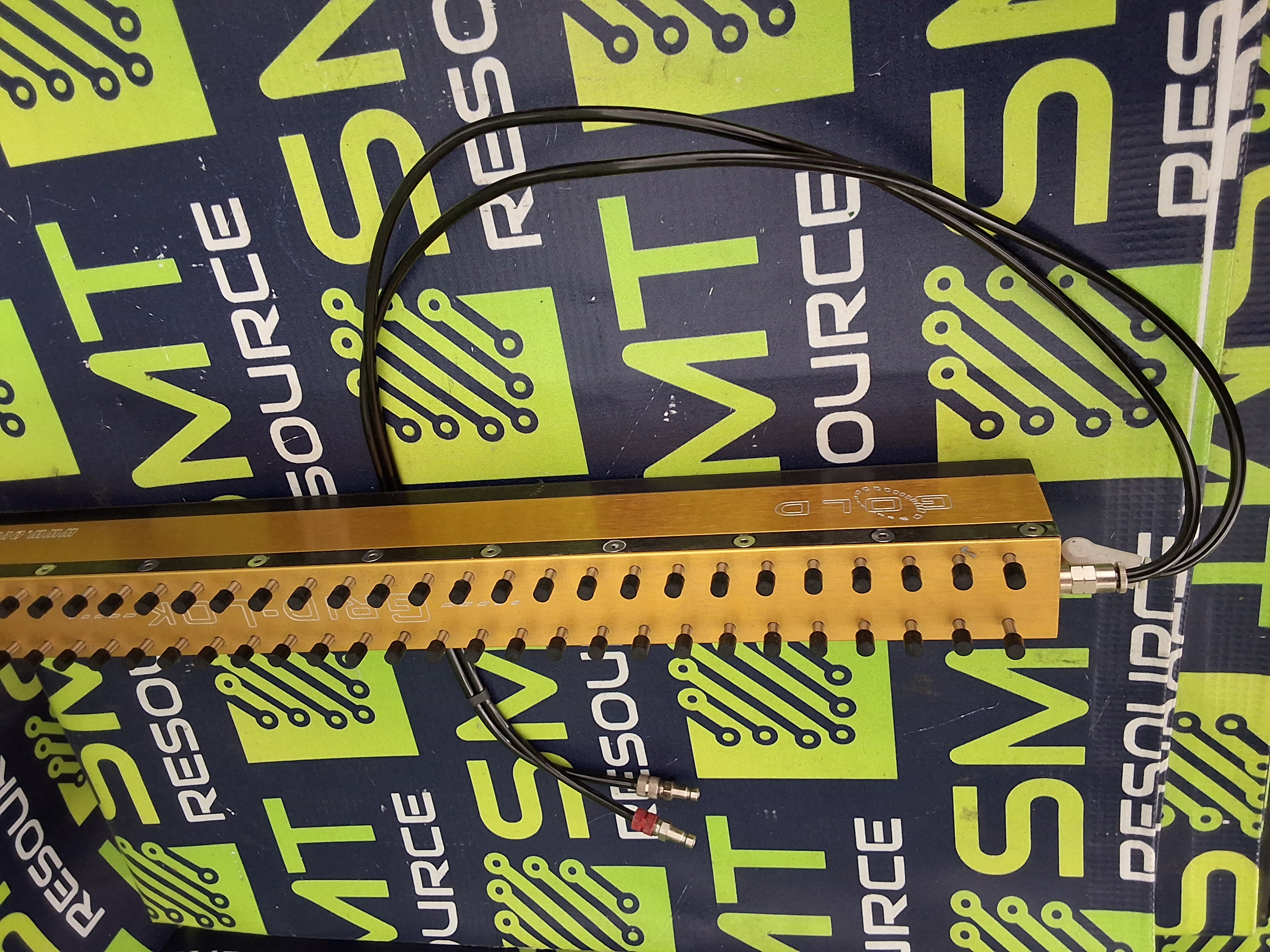 Used GRID-LOK 18" inch GOLD SUPPORT BAR