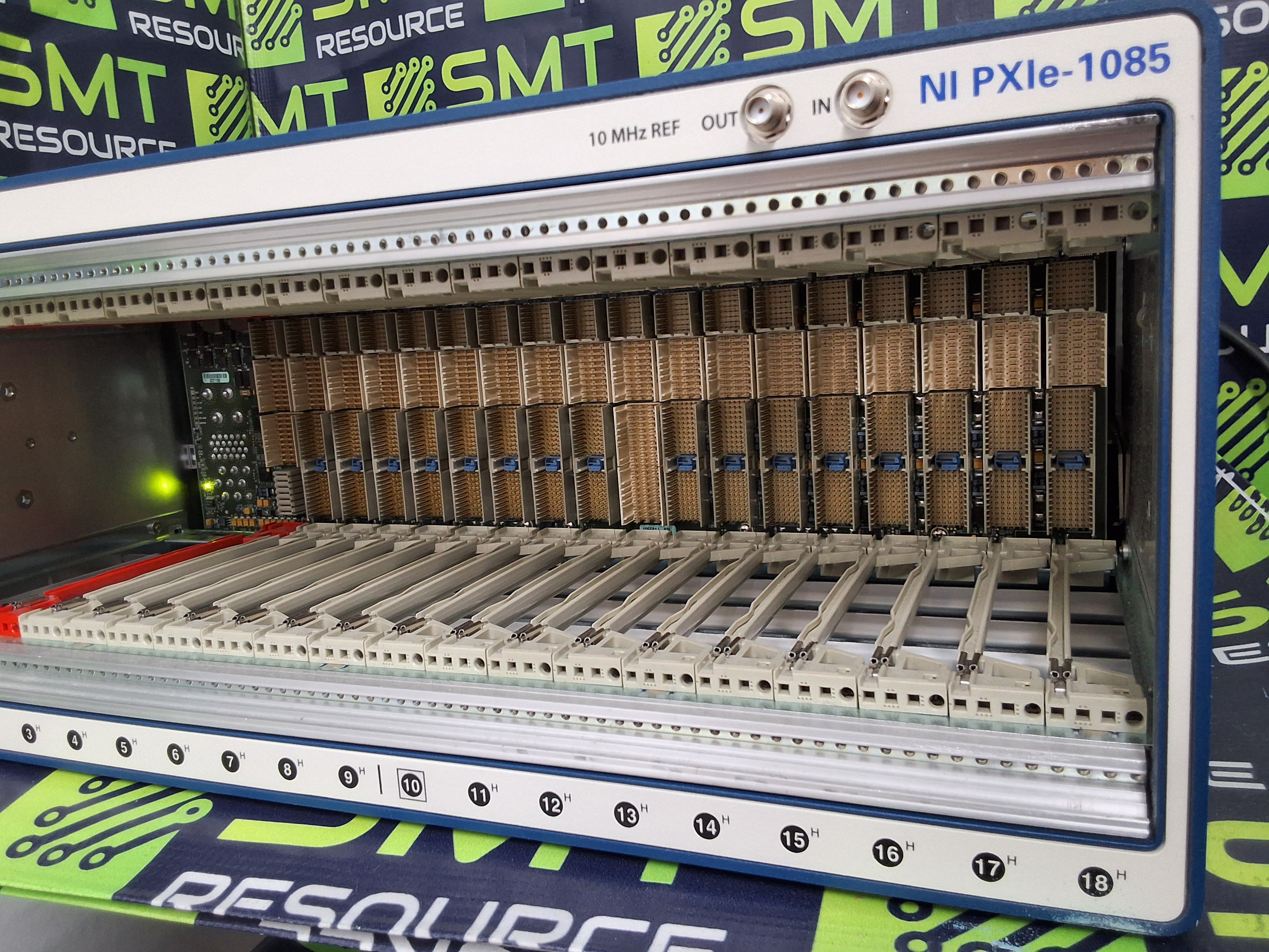 Used NATIONAL INSTRUMENTS PXIe-1085 / 153869K-01L 18-SLOT EXPRESS CHASSIS