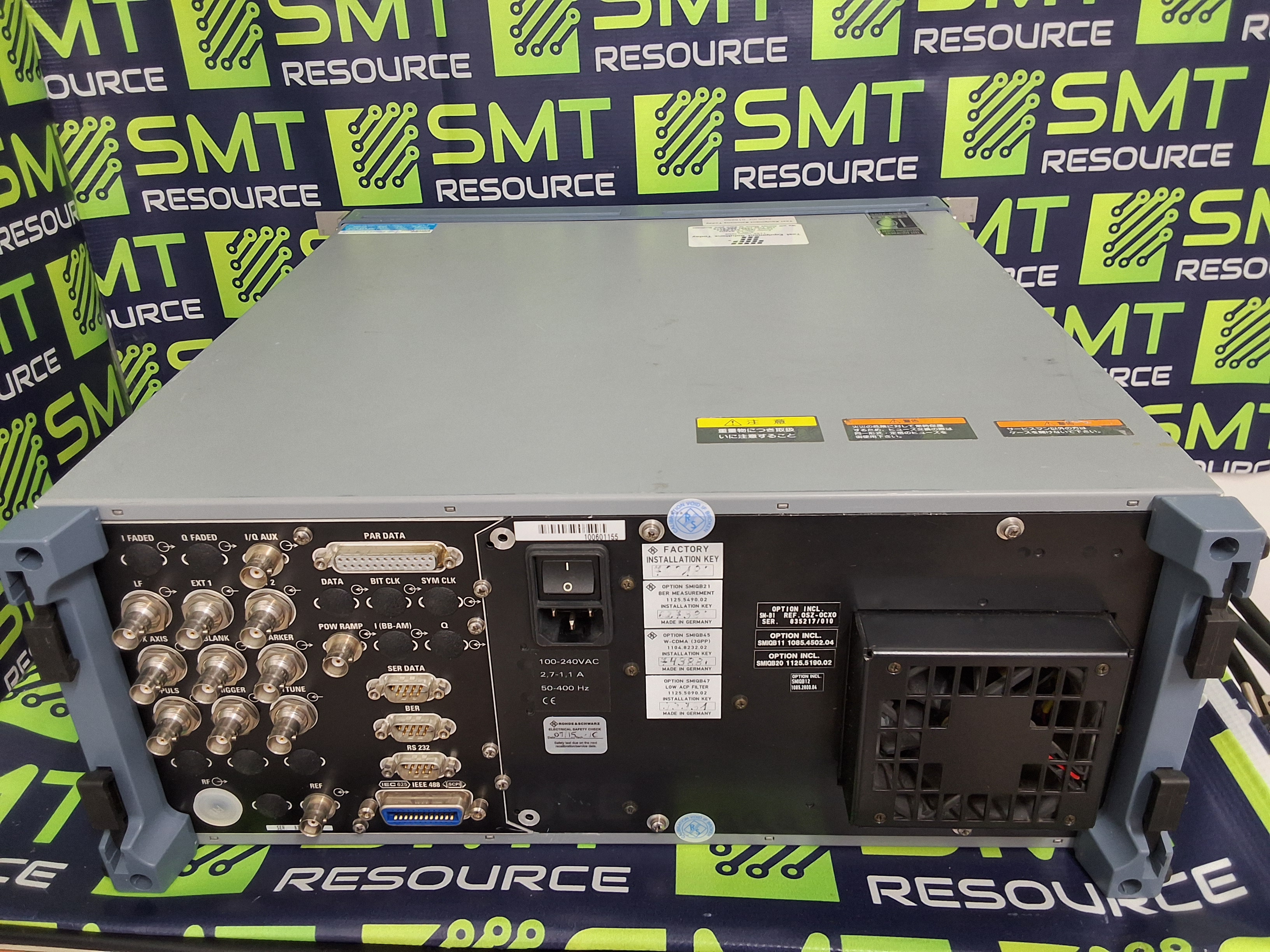 Used ROHDE & SCHWARZ SMIQ03B SIGNAL GENERATOR 300kHz 303GHz