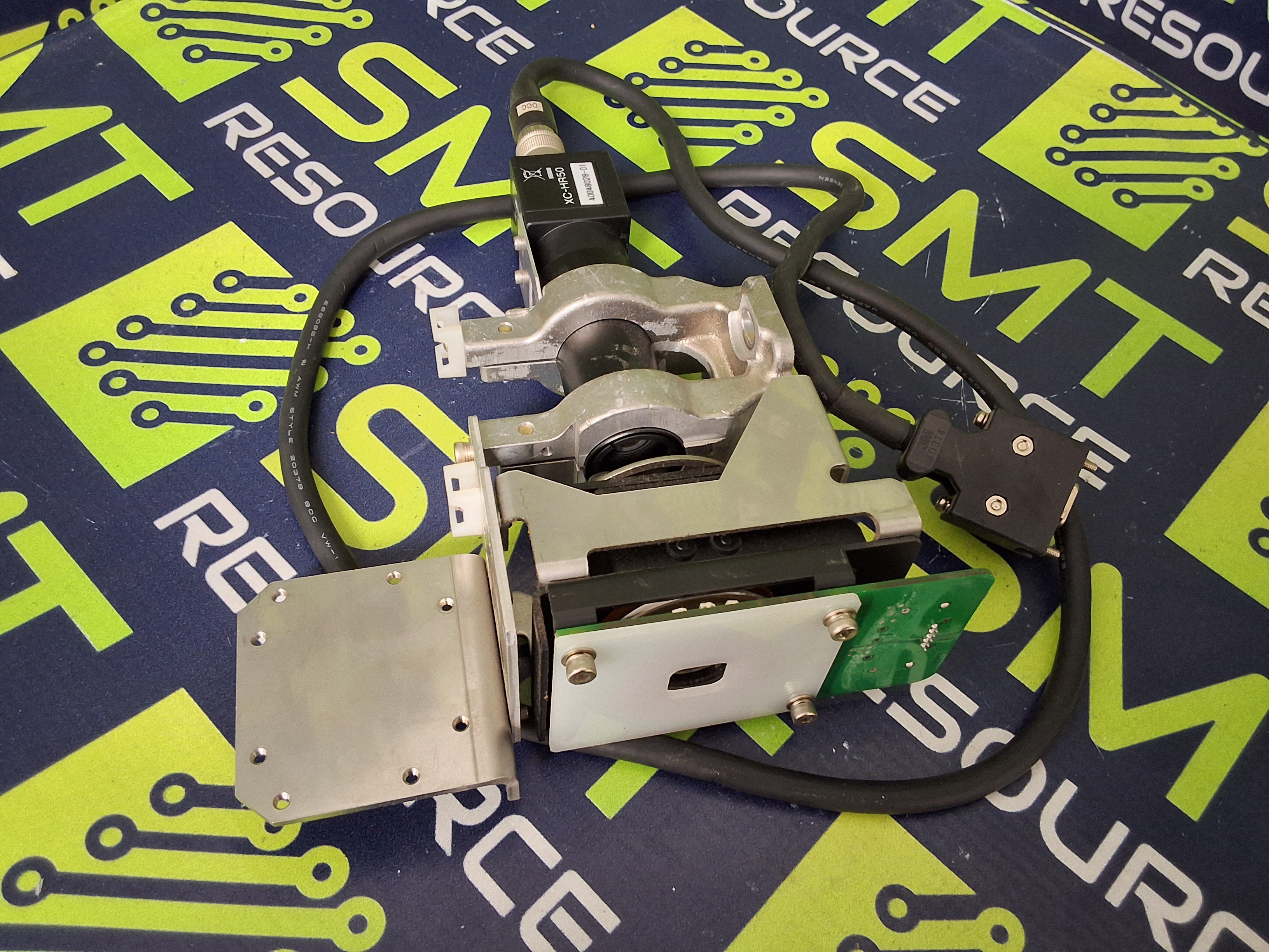 Used SONY XC-HR50 CCD CAMERA WITH JUKI 40047507 / 40047508 OCC LIGHT ASSEMBLY 40047511 / 40047512
