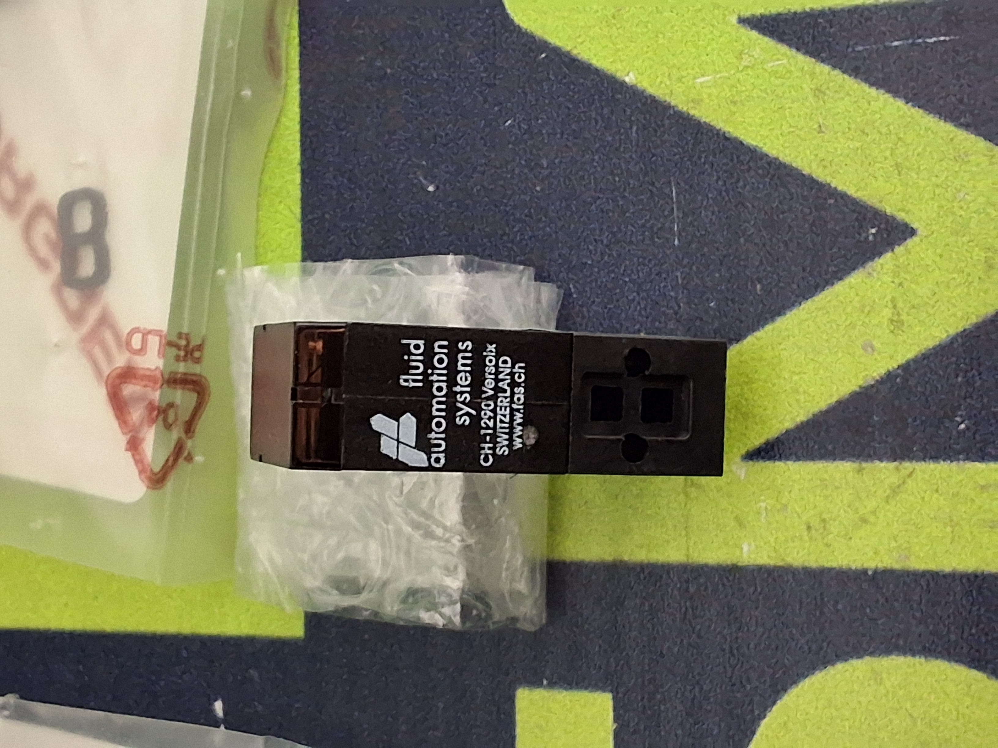 FLUID AUTOMATION SYSTEMS CH-1290 VALVE N/CRG/9498.396.00066 - BRAND NEW