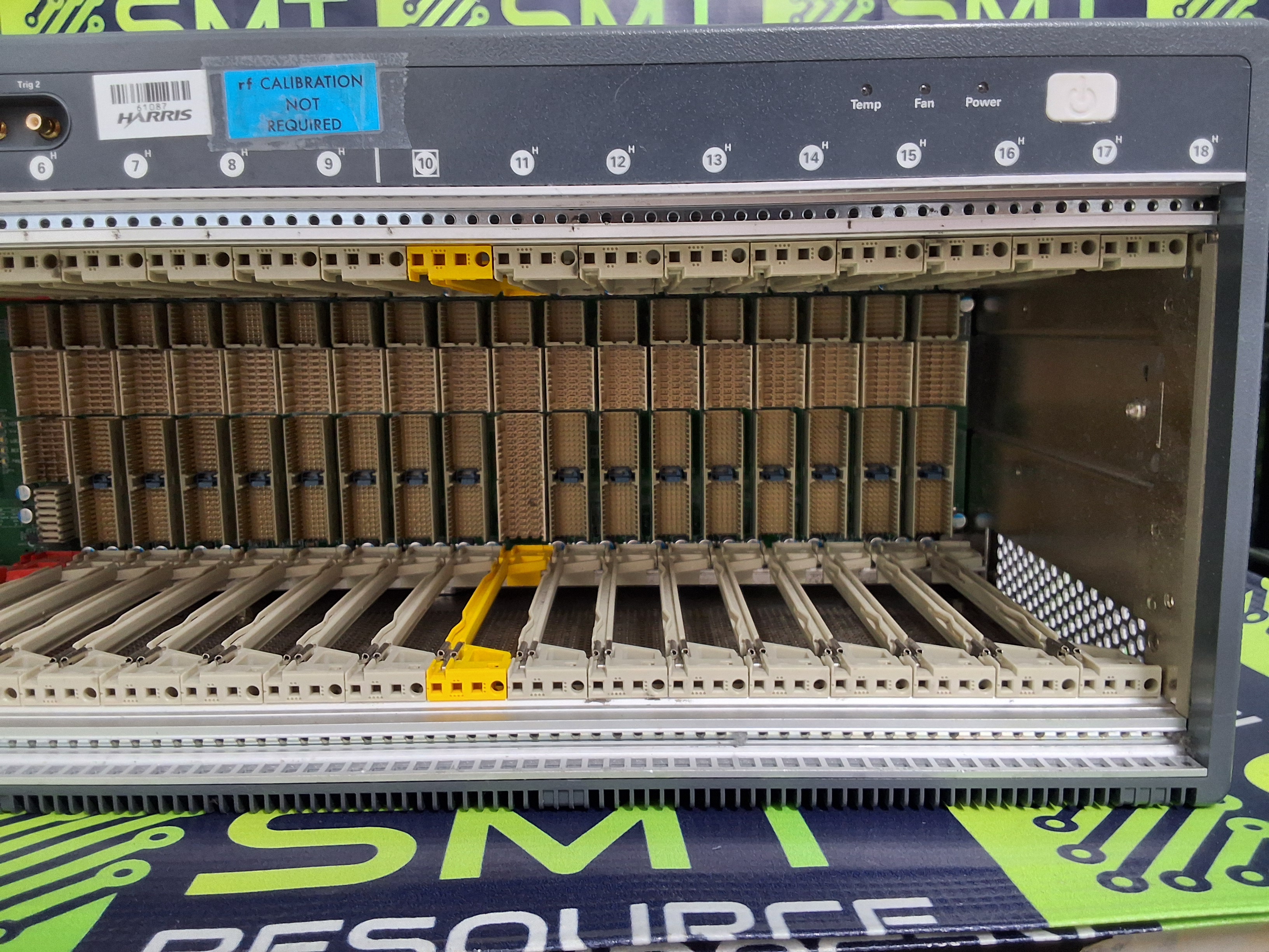 Used KEYSIGHT PXIe CHASSIS M901B ADVANCE SWITCH FABRIC 18-SLOT