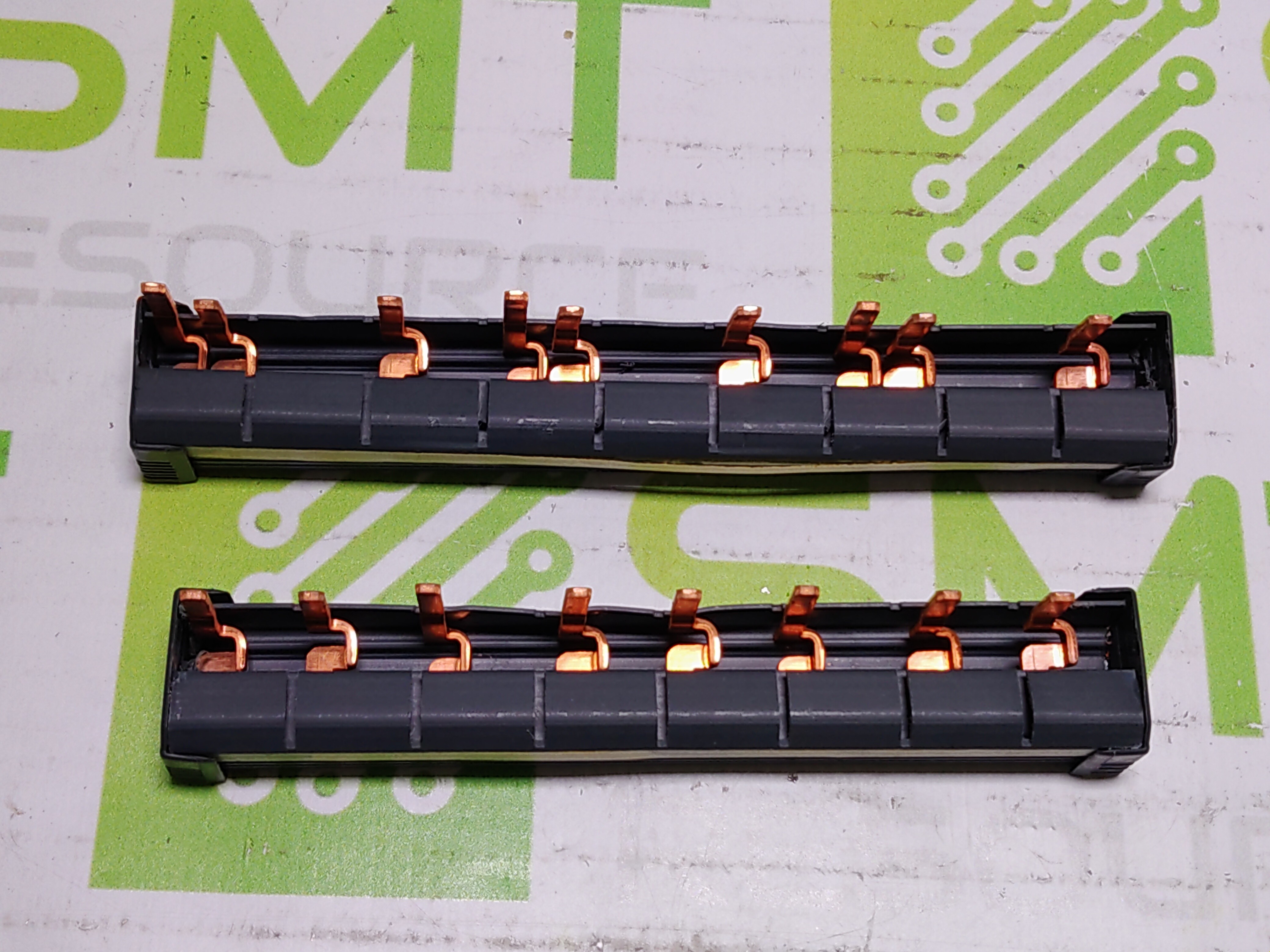 Used MERLIN GERIN BUSBAR 100A 500V IEC 664