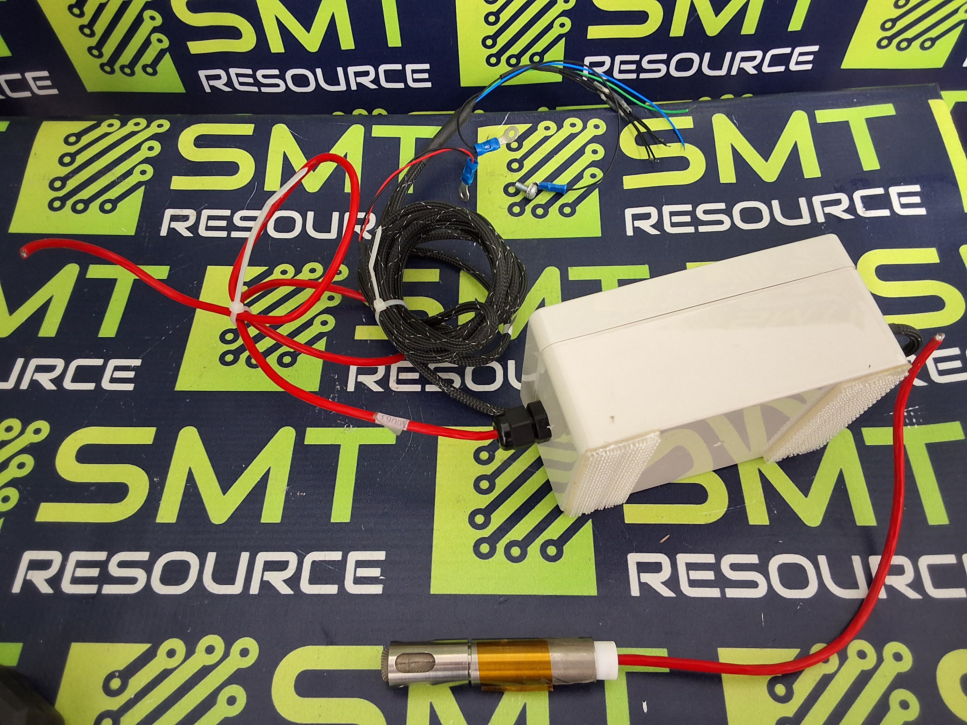 Used OMEGA ENGINEERING HX15-W HUMIDITY/TEMPERATURE SENSOR