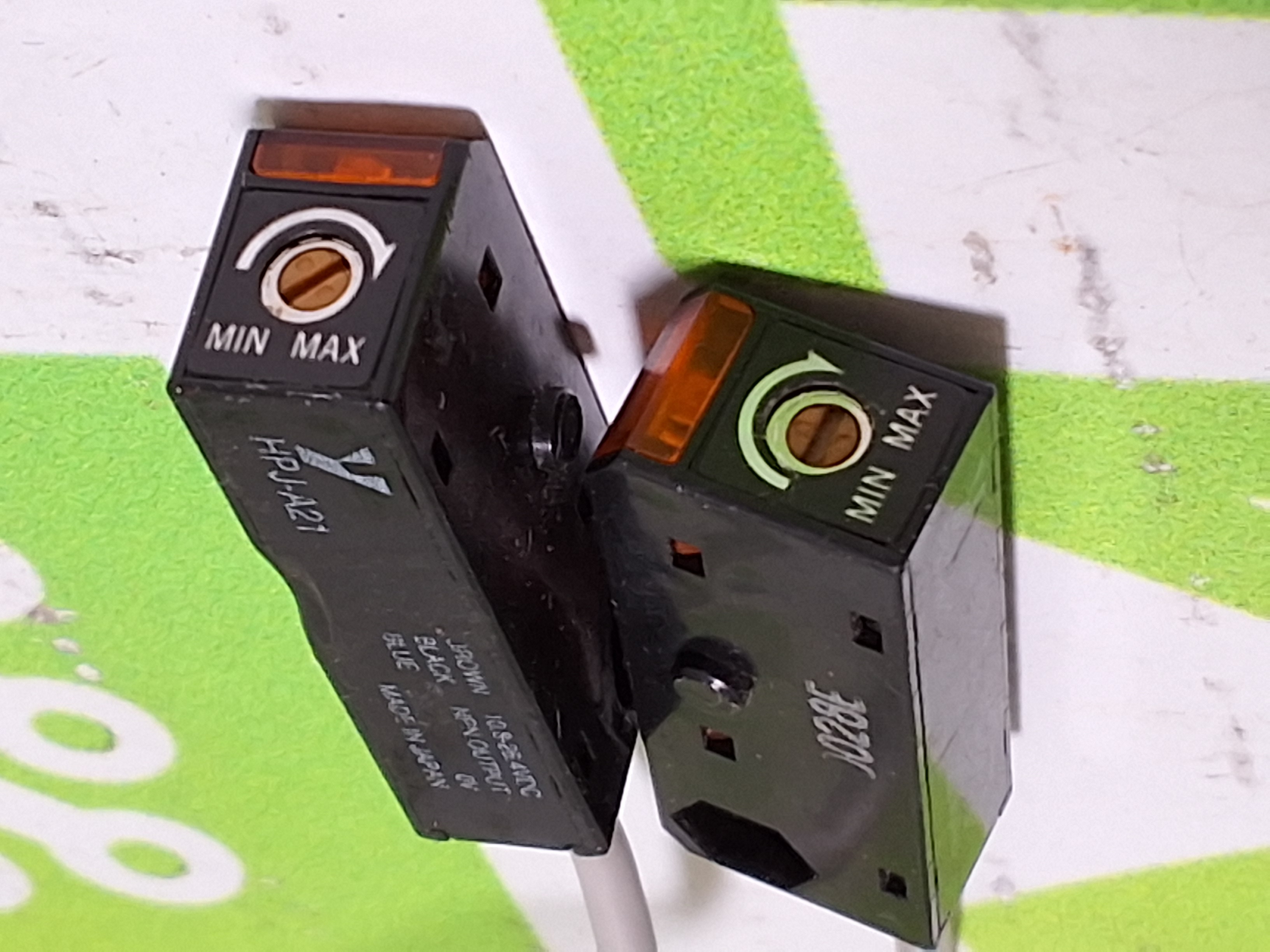 Used YAMATAKE HPJ-A21 PHOTOELECTRIC SWITCH