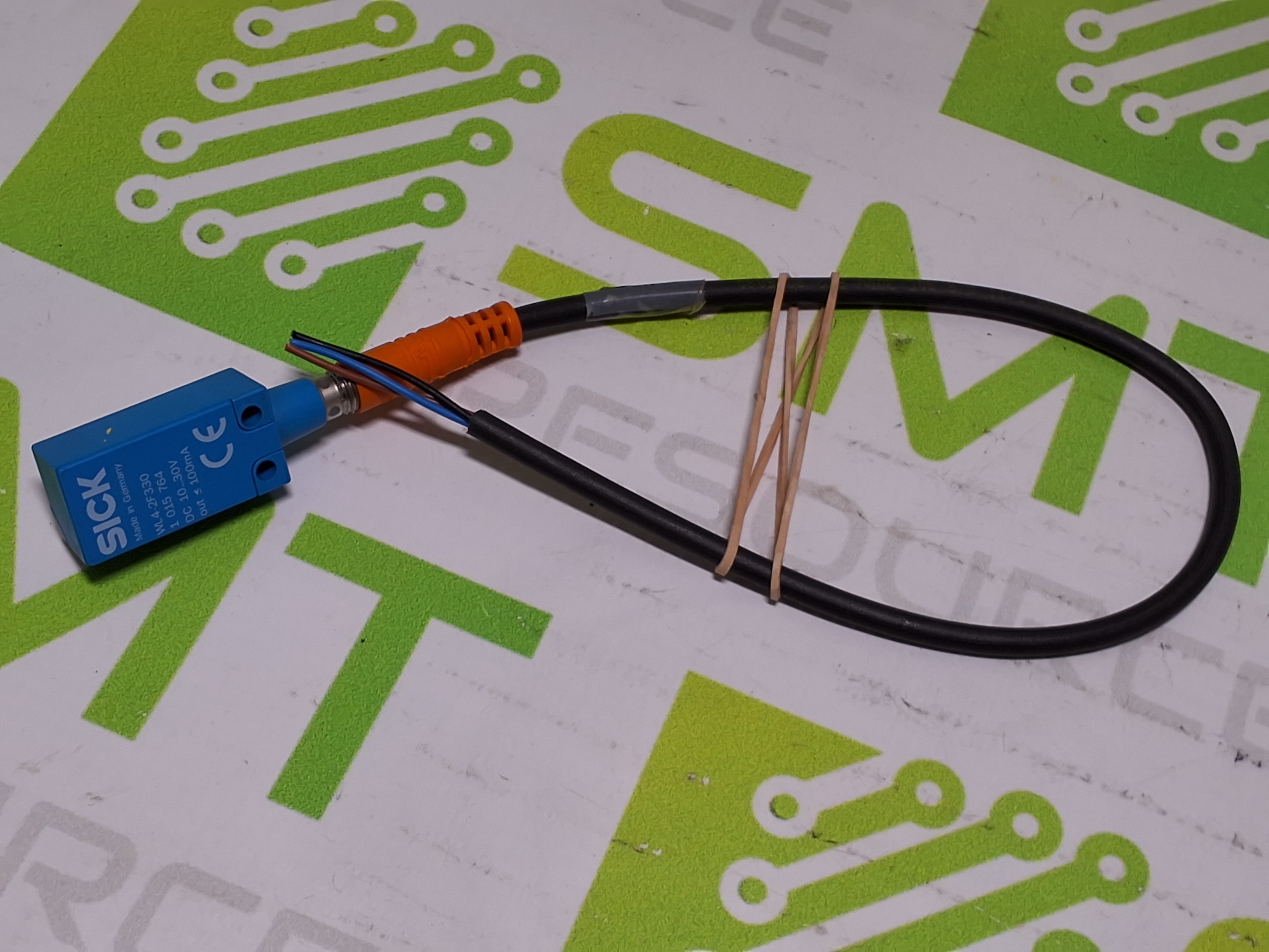 Used SICK WL4-2F330 PHOTOELECTRIC PROXIMITY SENSOR