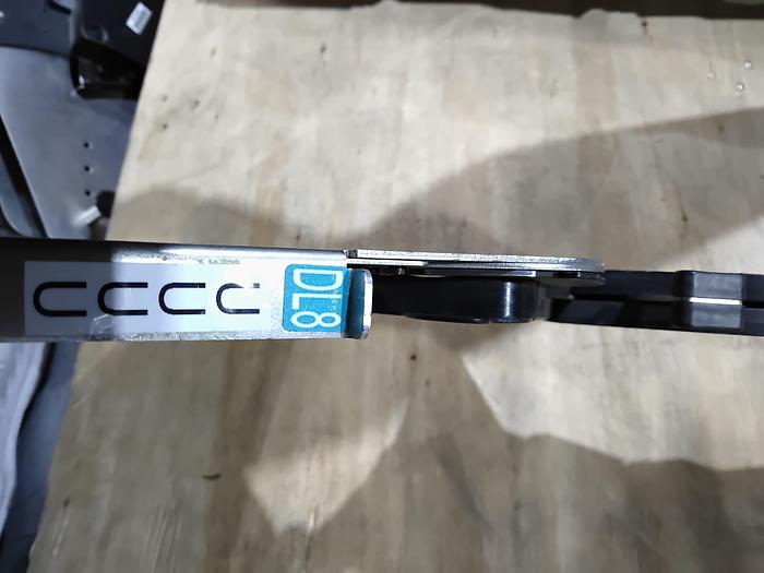 Used UNIVERSAL INSTRUMENTS 49680401 DL8 GREEN feeders