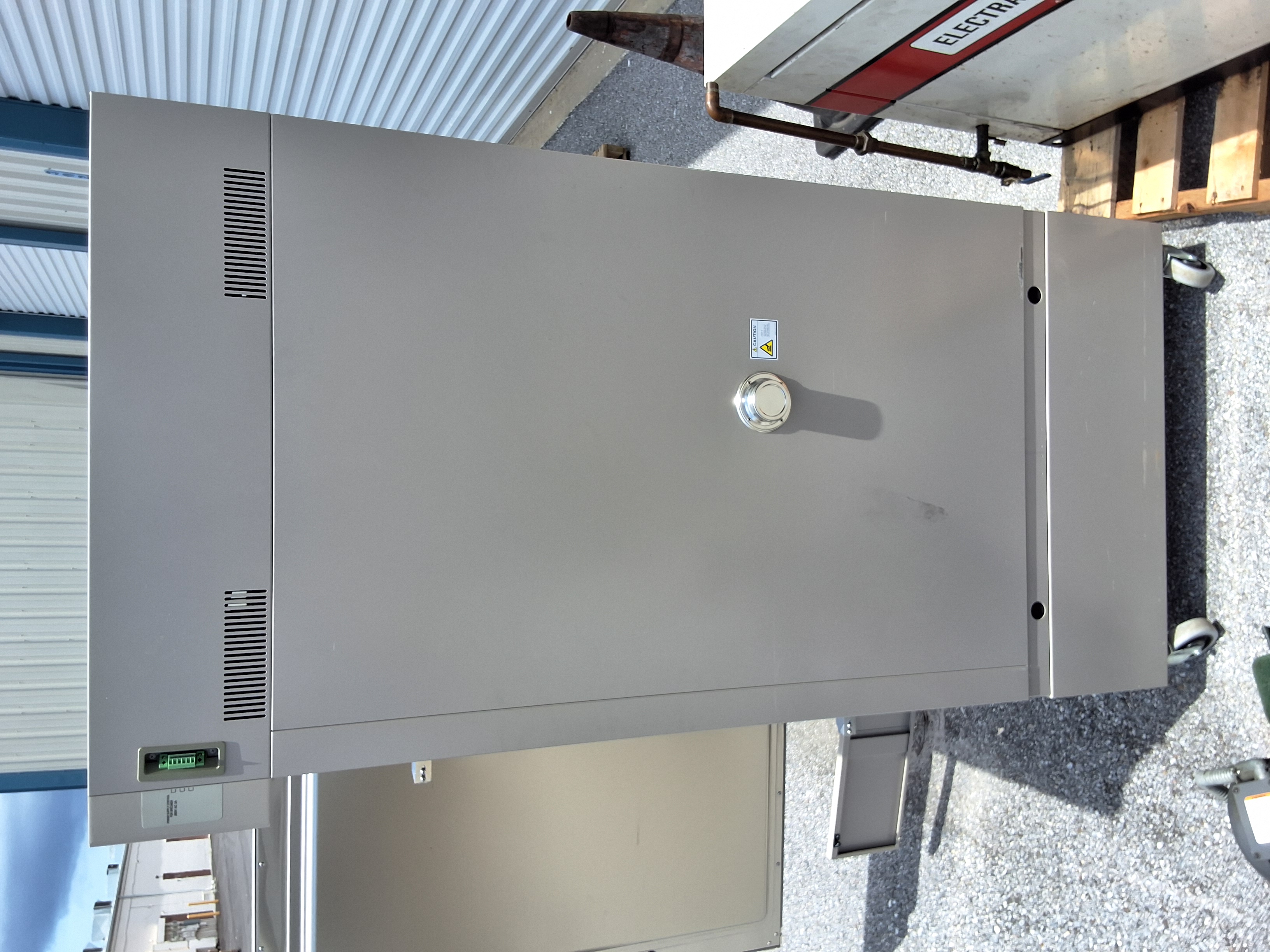 Used ESPEC CORP. PV-222 VERTICAL INDUSTRIAL OVEN 230VAC 1-PHASE 50/60Hz
