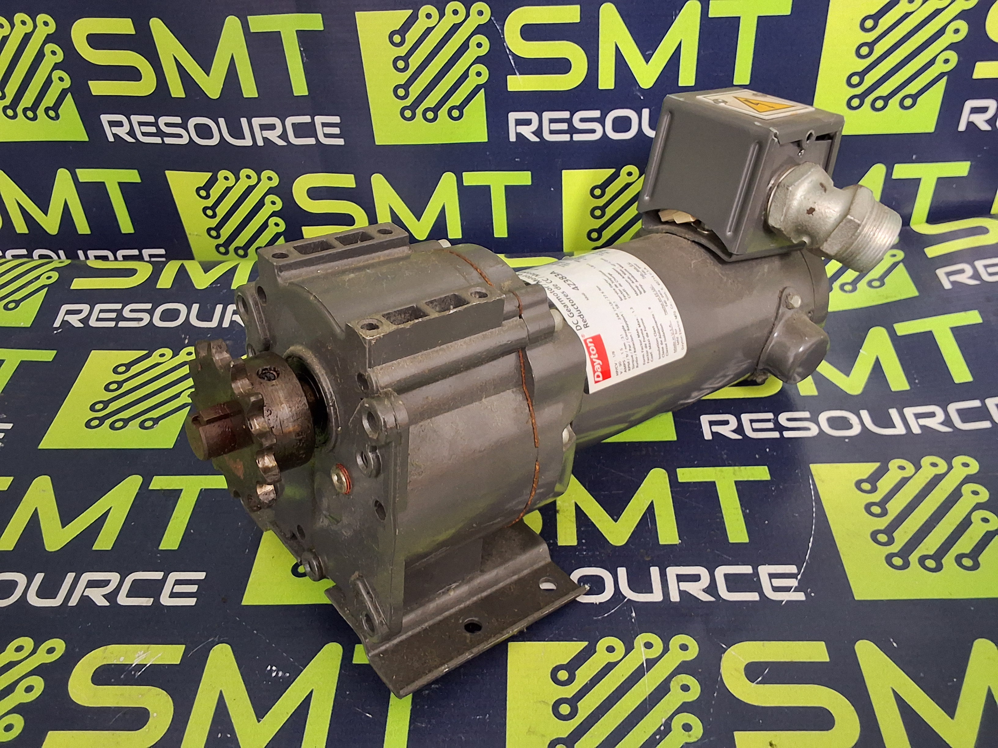 Used DAYTON 4Z383A DC GEARMOTOR 1/8HP 90V 31RPM 1.5A 