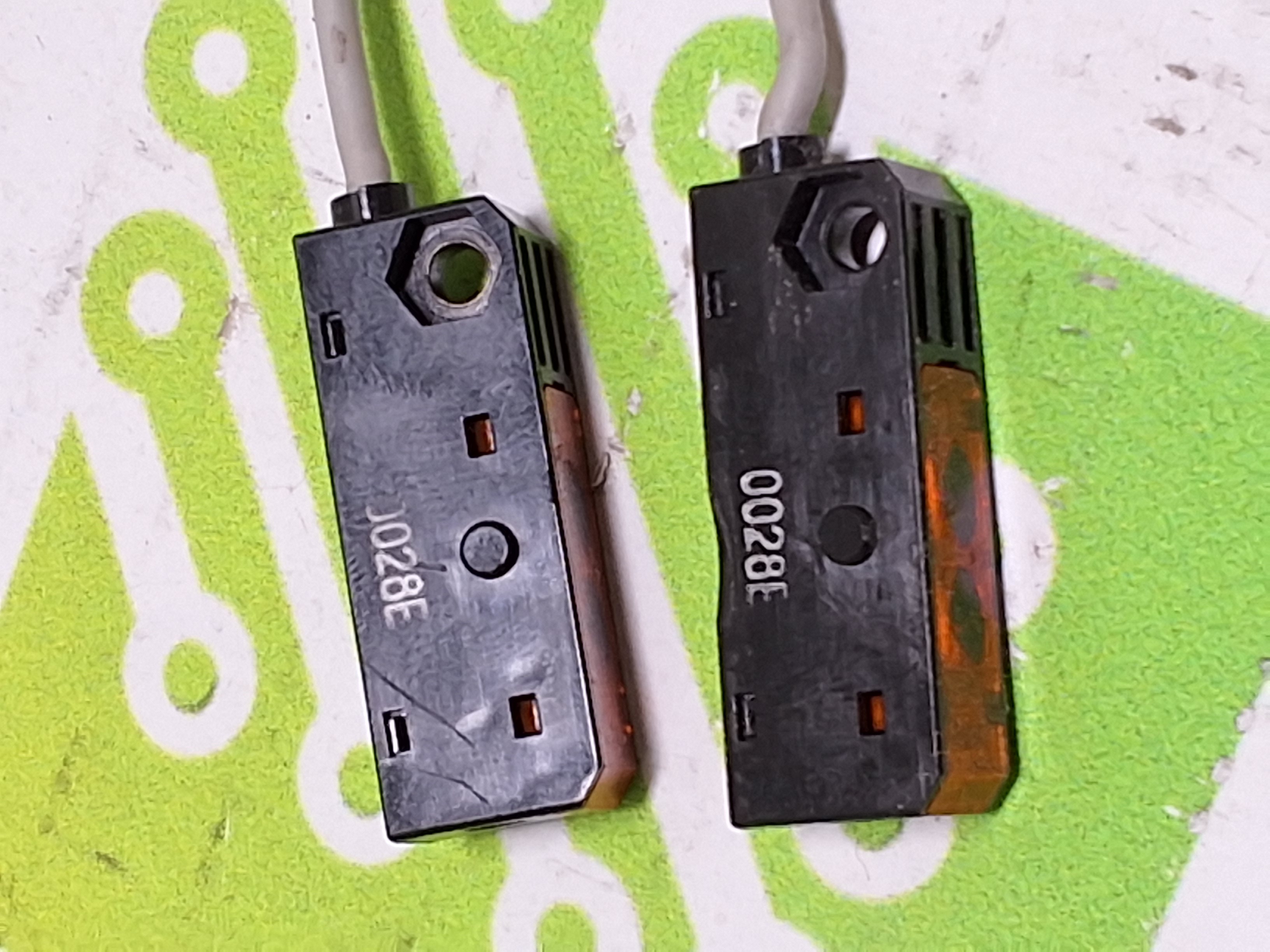 Used YAMATAKE HPJ-A21 PHOTOELECTRIC SWITCH