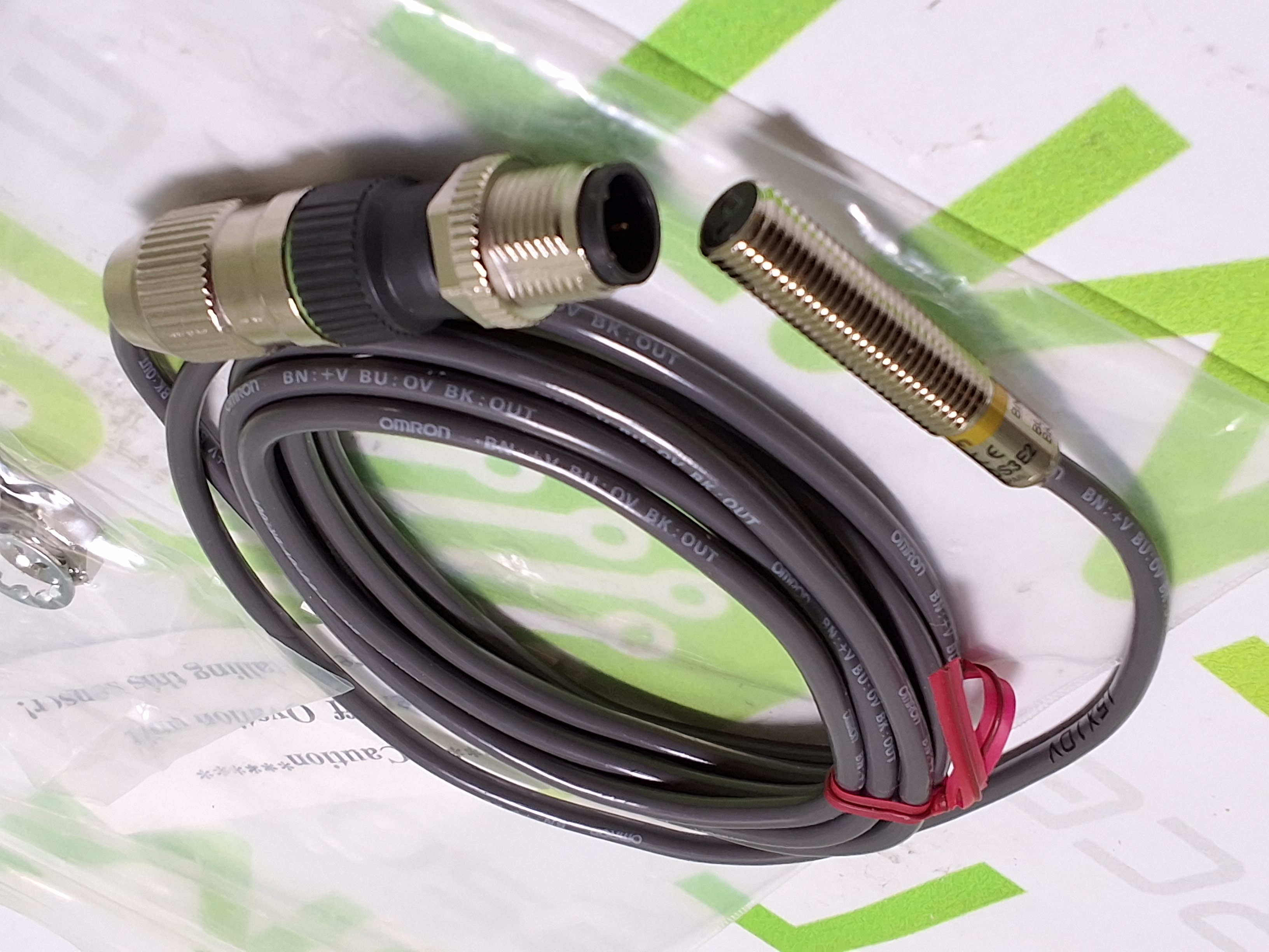 OMRON E3HTDS3E2 DIFFUSE PHOTOELECTRIC SENSOR SWITCH - BRAND NEW