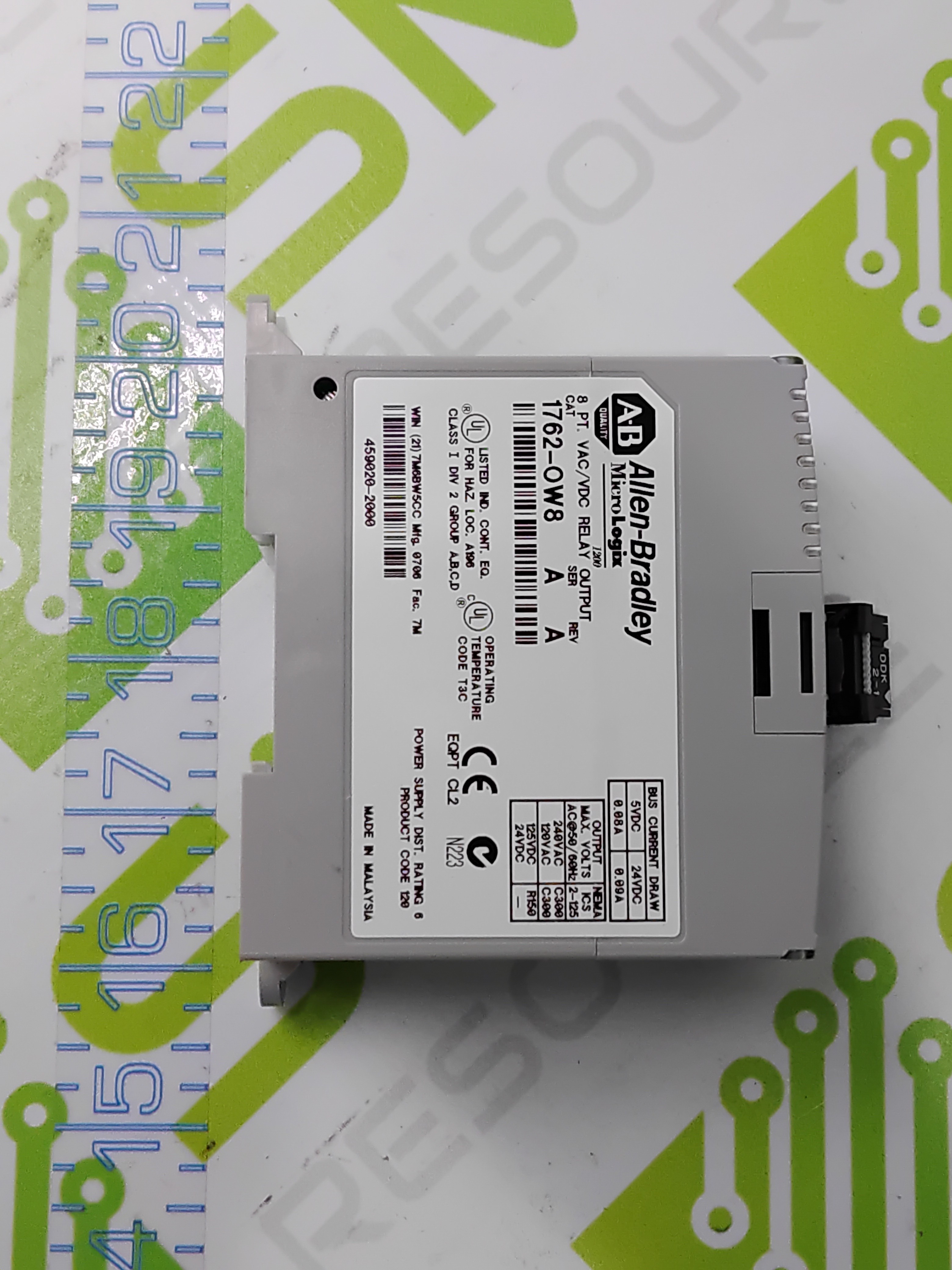 Used ALLEN-BRADLEY 1762-OW8 MICROLOGIX RELAY OUTPUT MODULE