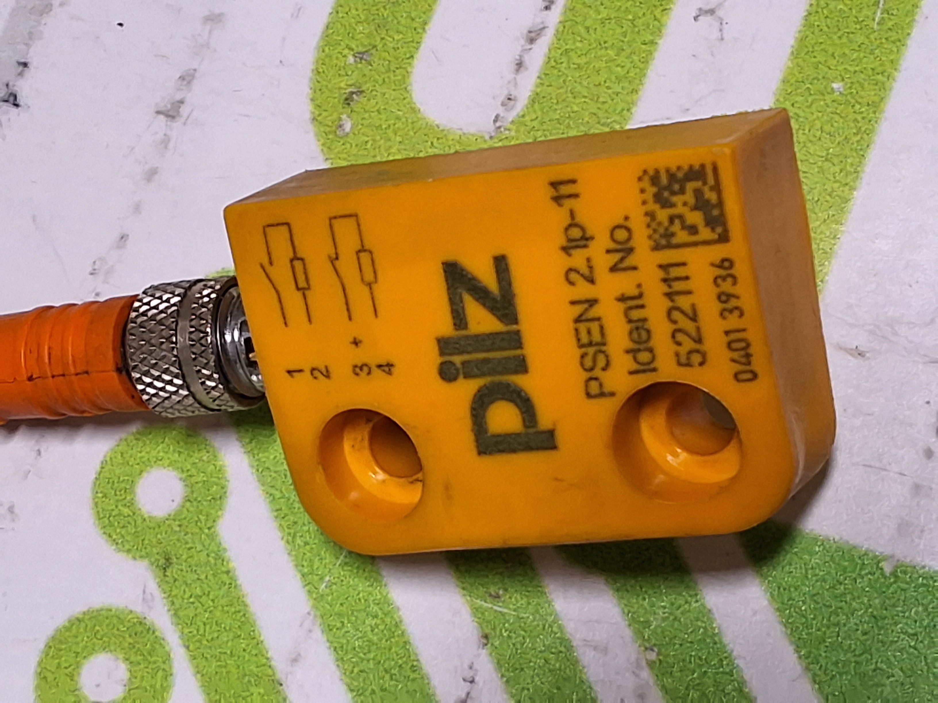 Used PILZ PSEN 2.1P-11 MAGNETIC SAFETY SWITCH AND ACTUATOR 522111