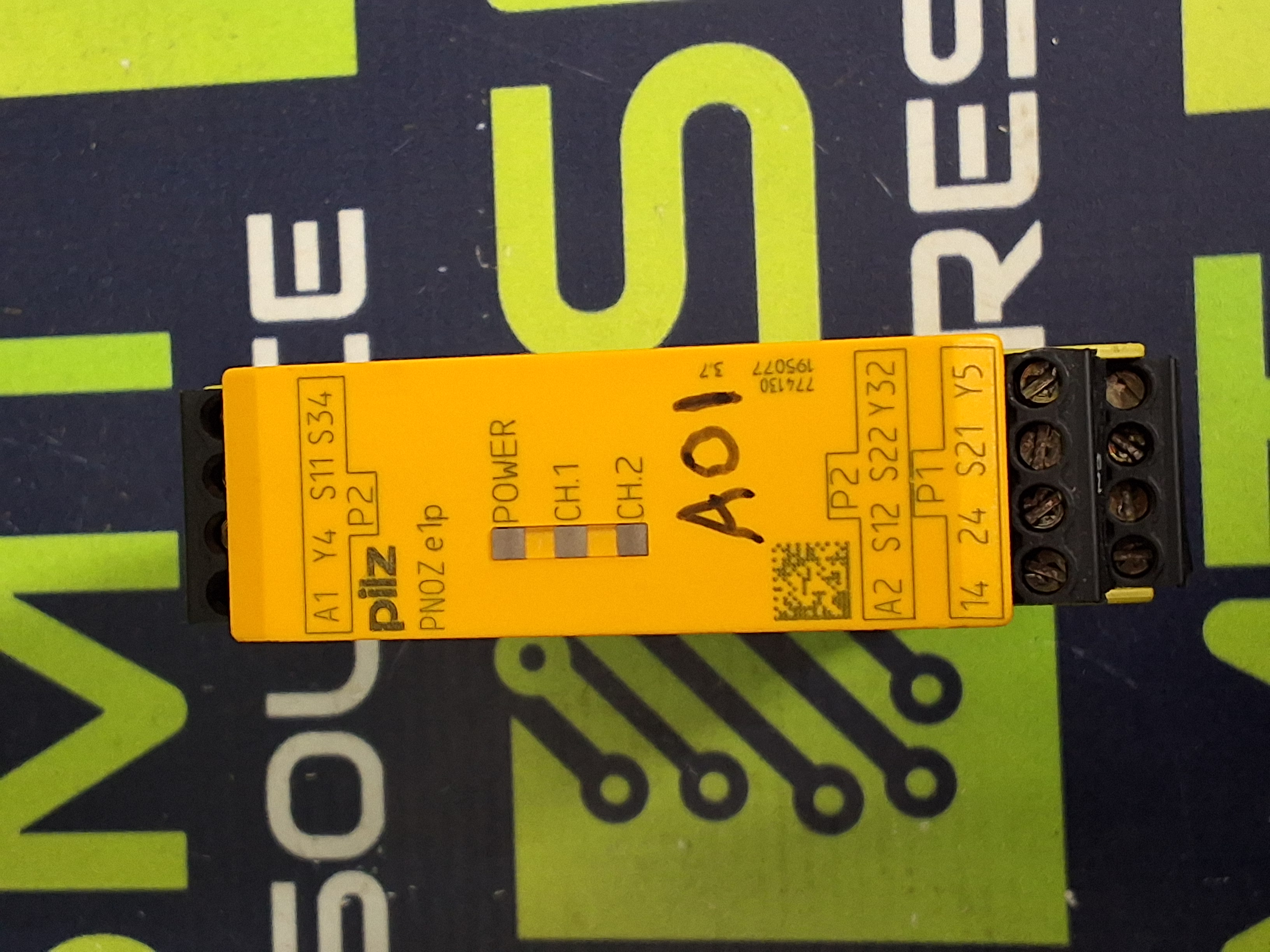 Used PILZ PNOZ e1p / 774130 SAFETY RELAY 24VDC