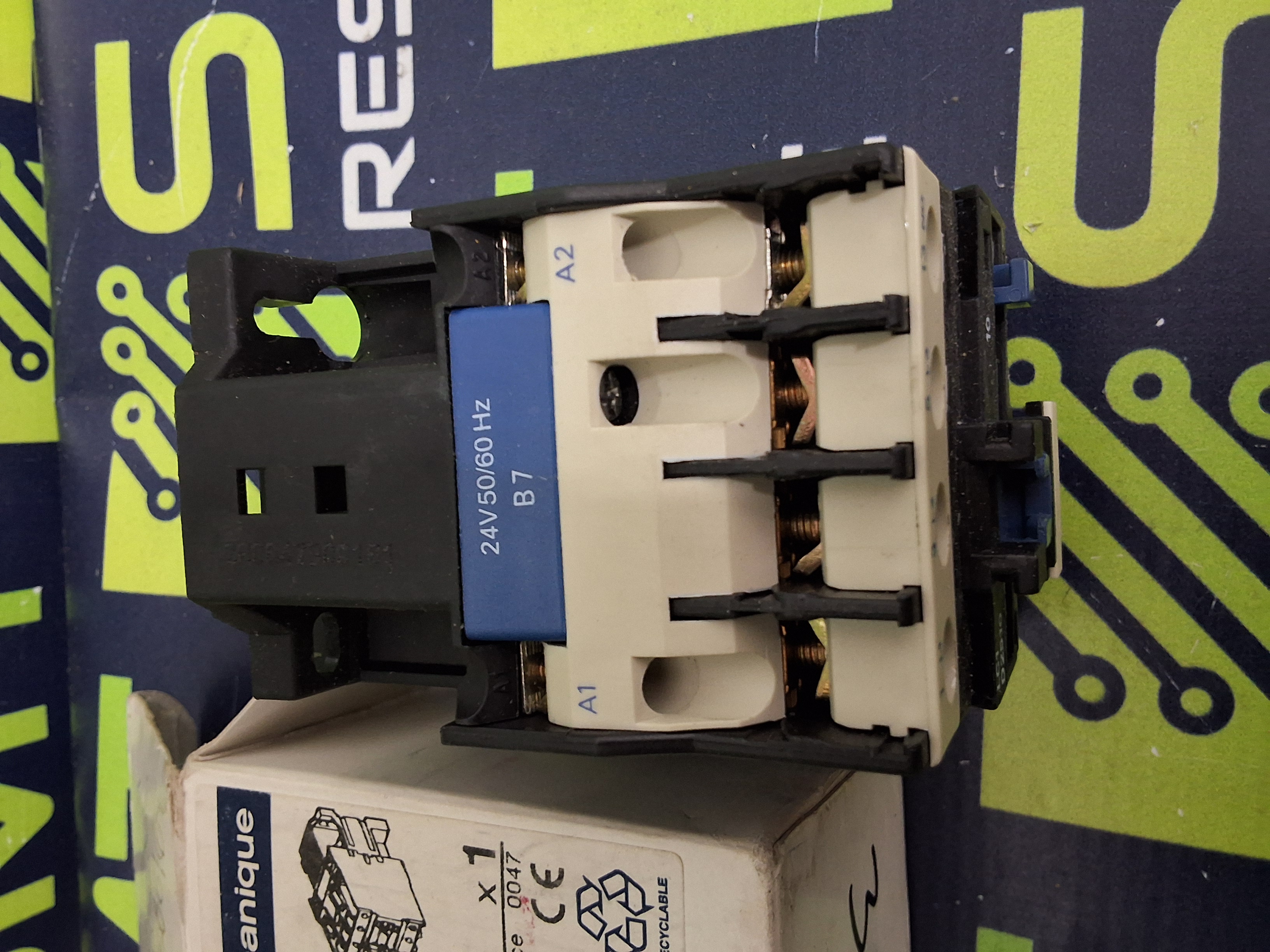 Used TELEMECANIQUE LC1 D2510 CONTACTOR 24V 50/60Hz