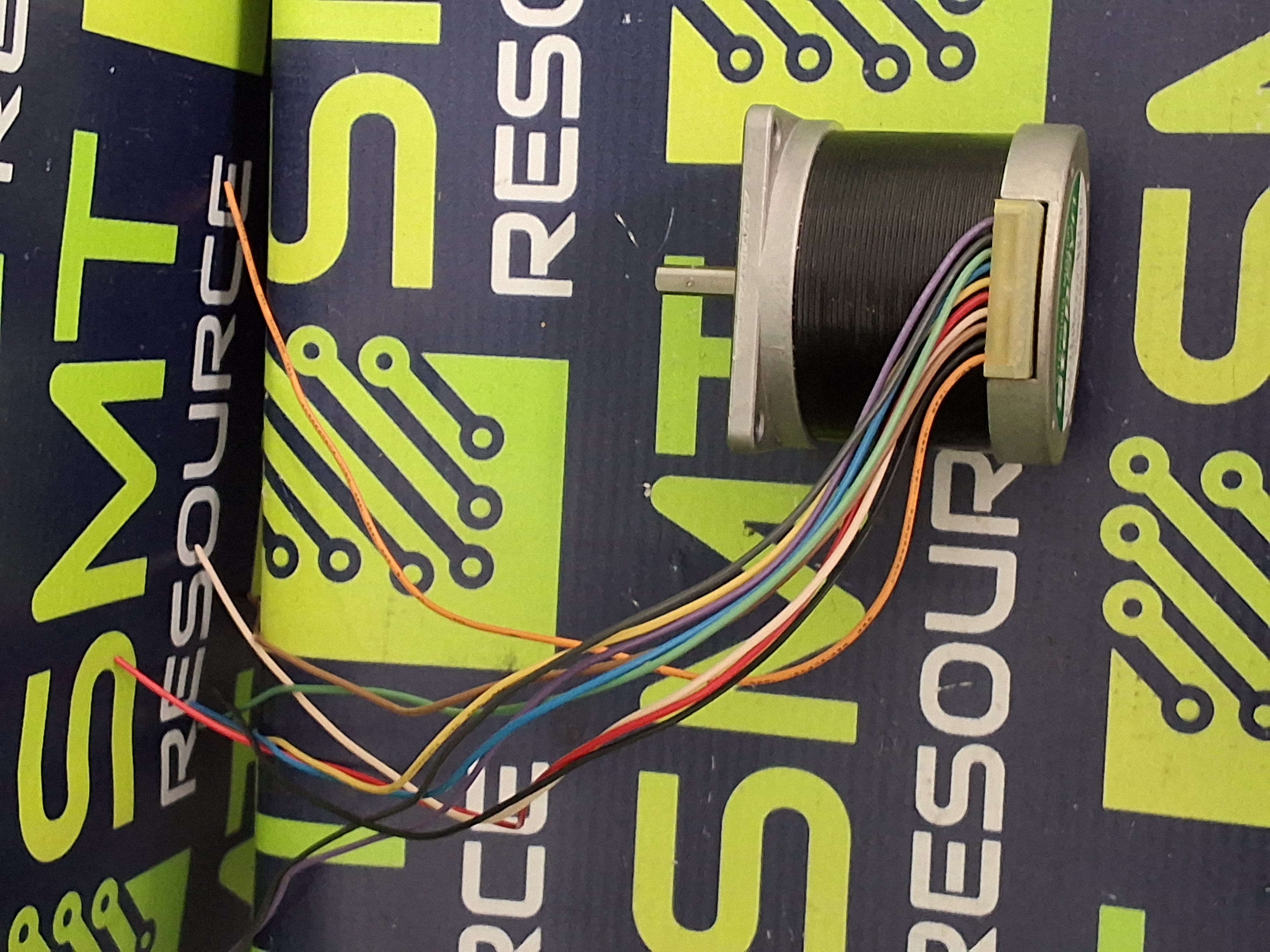 Used SANYO DENKI StepSyn 103H7522-5643 STEPPING MOTOR 0.72°/STEP 1.4A