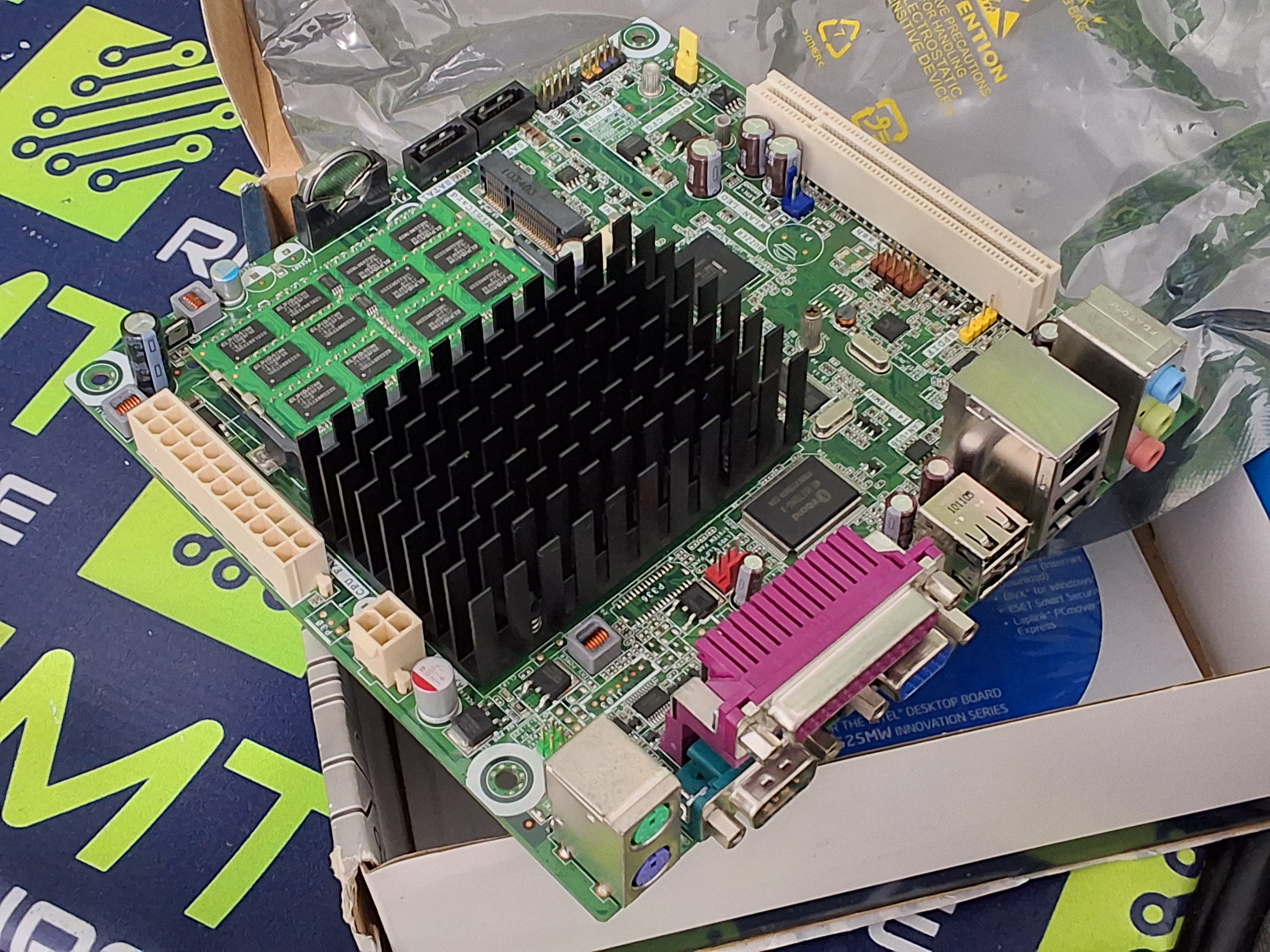 Used Intel Desktop Board D525MW + Intel Atom Processor D525