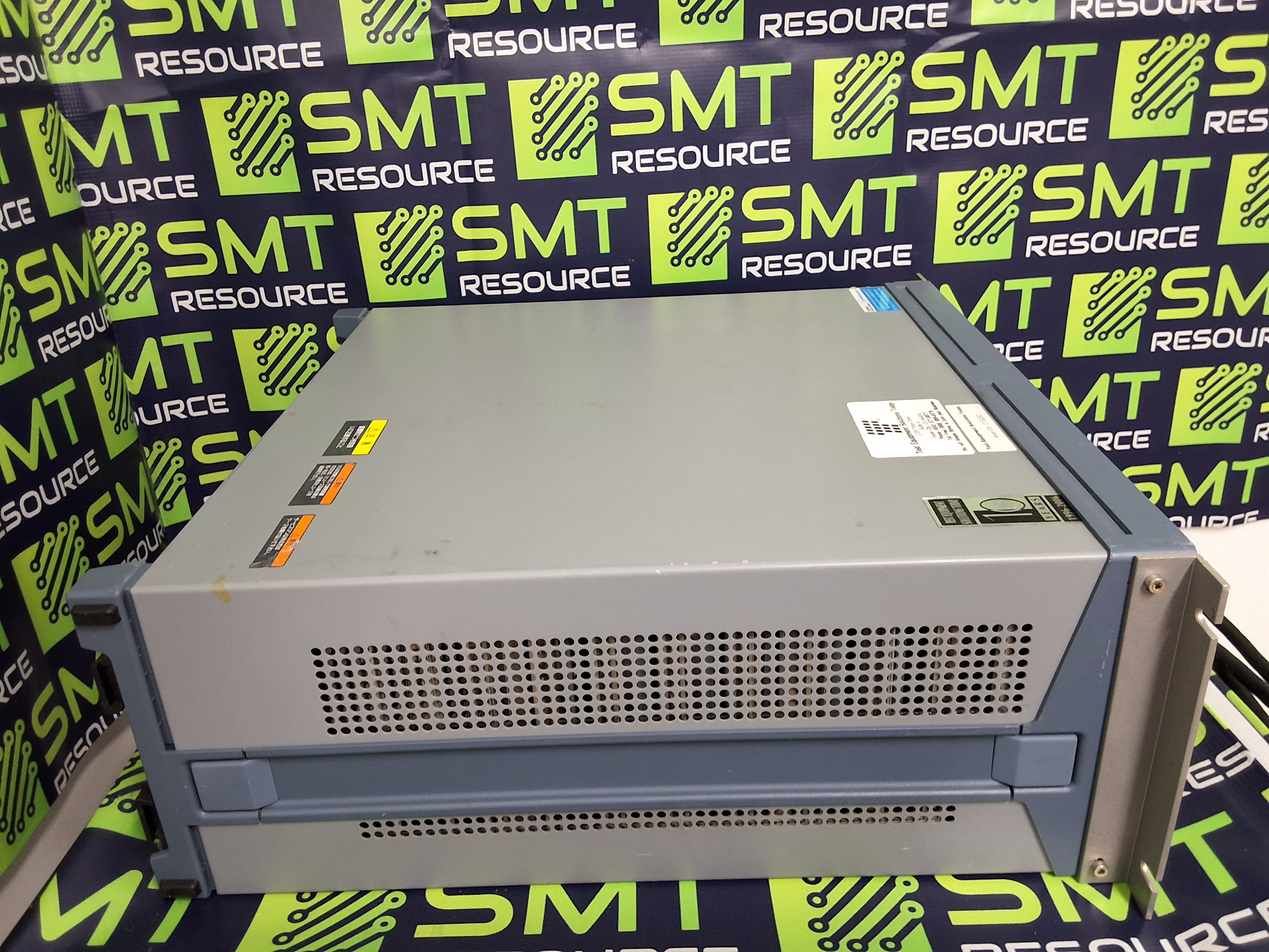 Used ROHDE & SCHWARZ SMIQ03B SIGNAL GENERATOR 300kHz 303GHz
