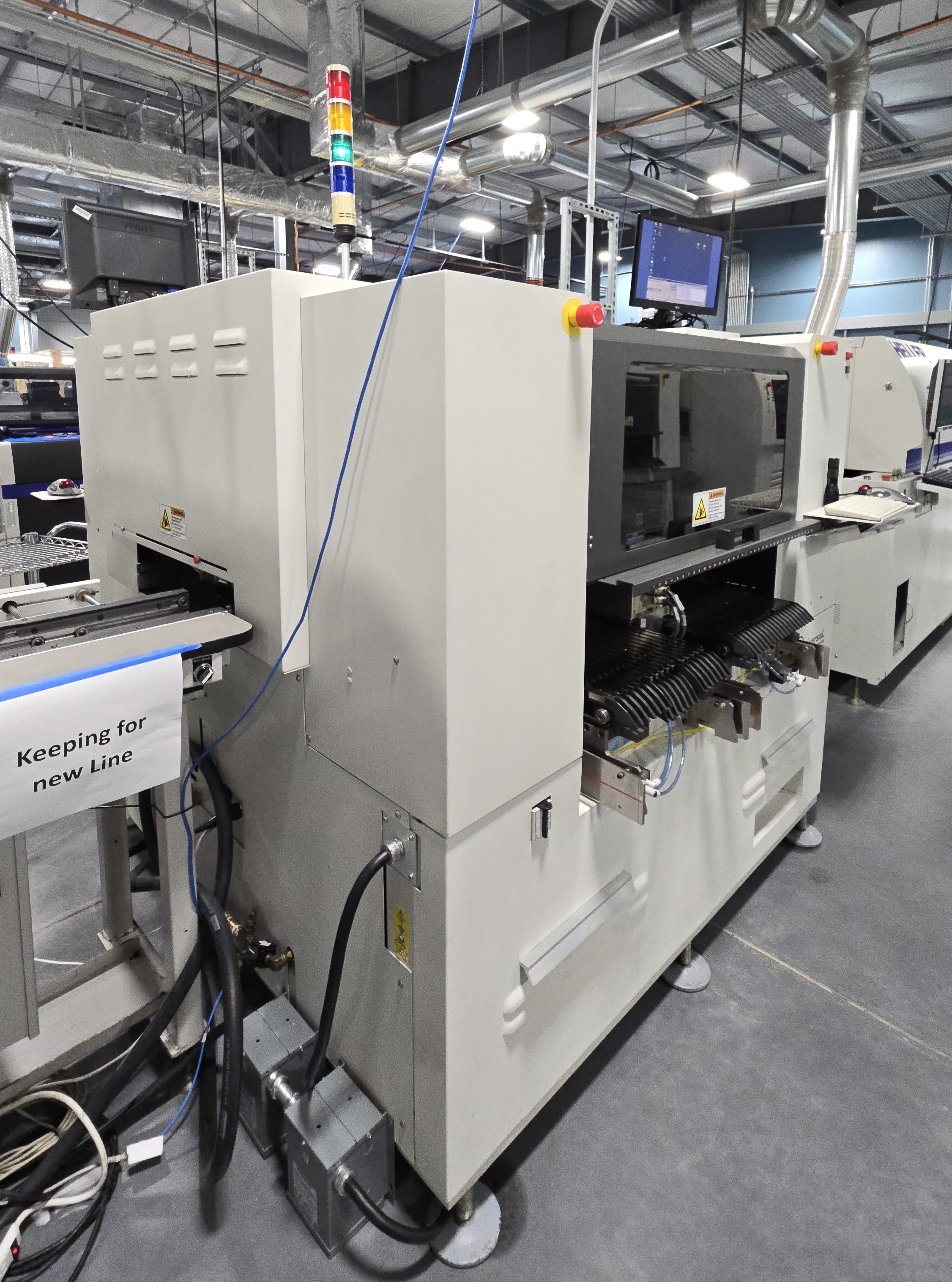 Used Universal Instruments UIC AX-72 Pick and Place Machine