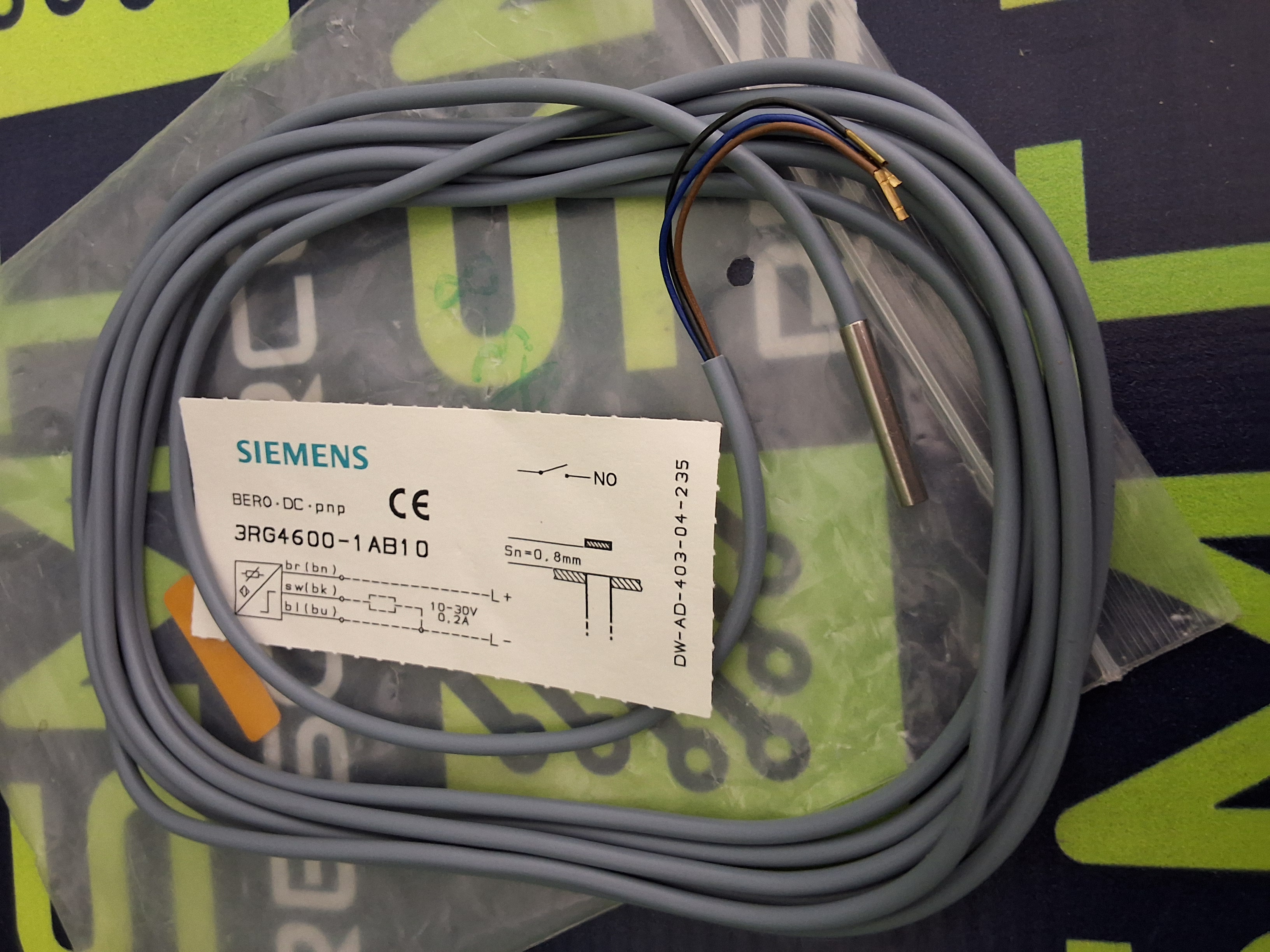 SIEMENS 3RG4600-1AB10 INDUCTIVE PROXIMITY SENSOR - BRAND NEW