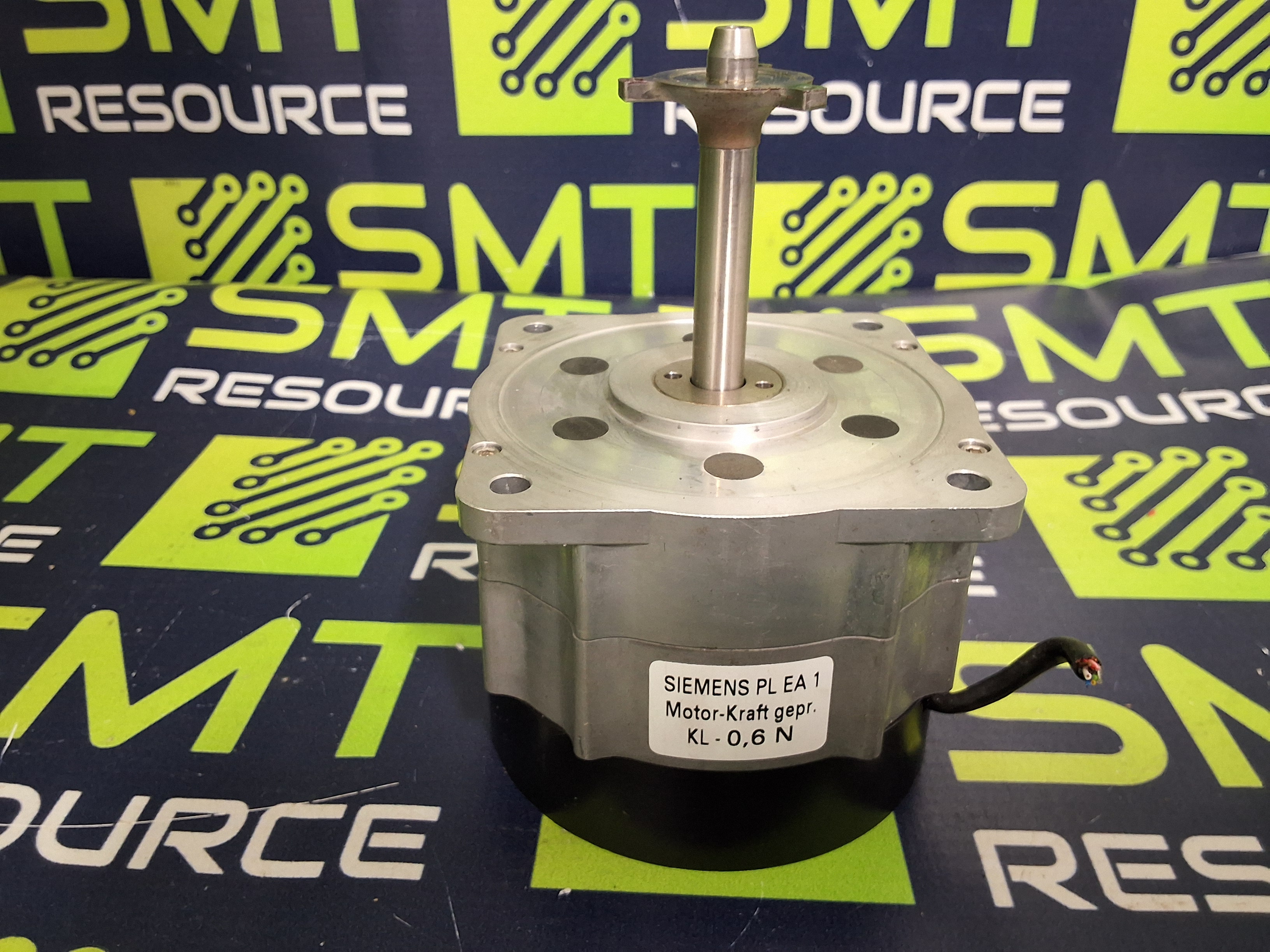 Used SIEMENS / ESCAP 00319908-01 STAR DRIVE SERVO MOTOR P850.508.C.05