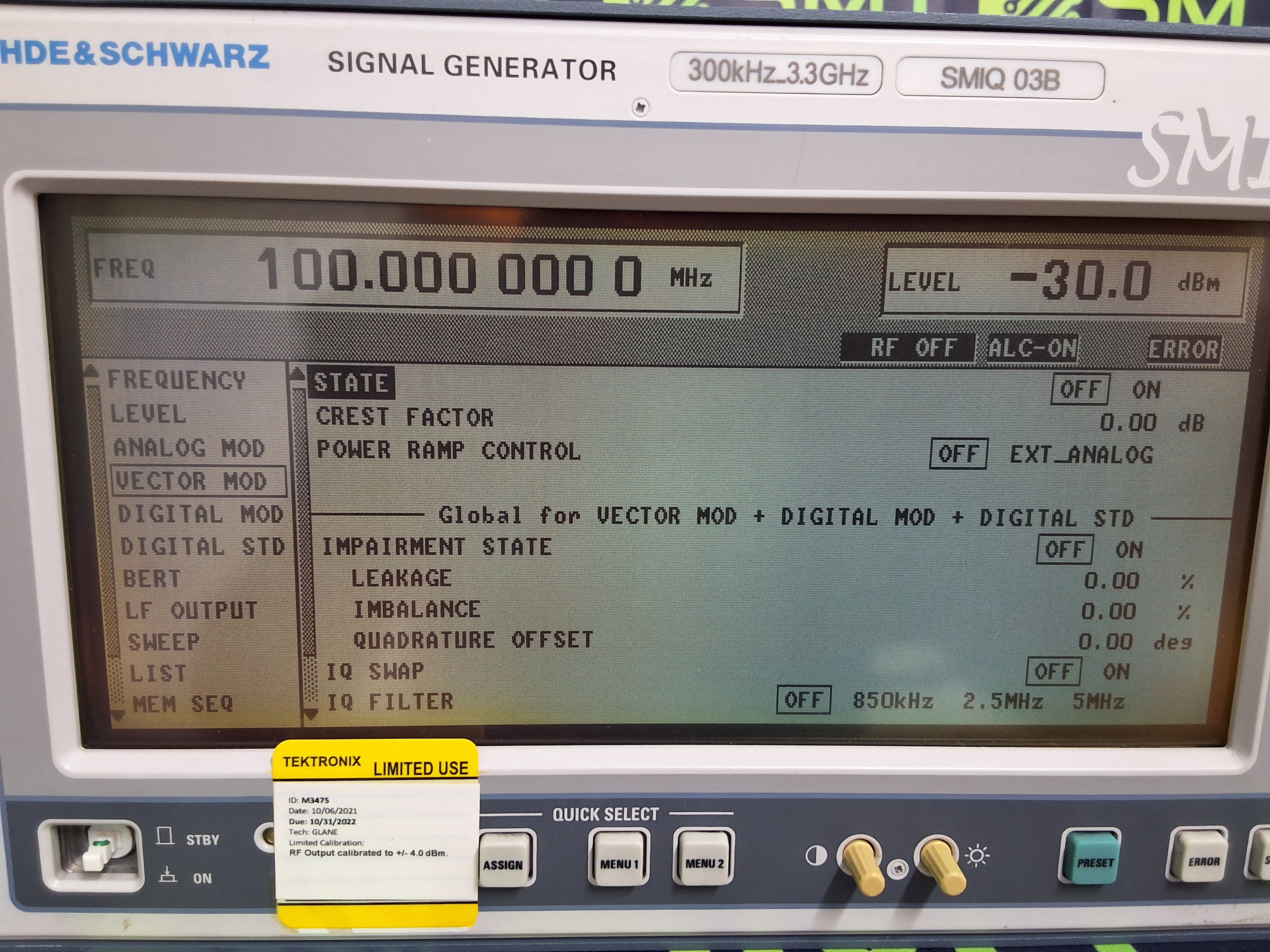 Used ROHDE & SCHWARZ SMIQ03B SIGNAL GENERATOR 300kHz 303GHz