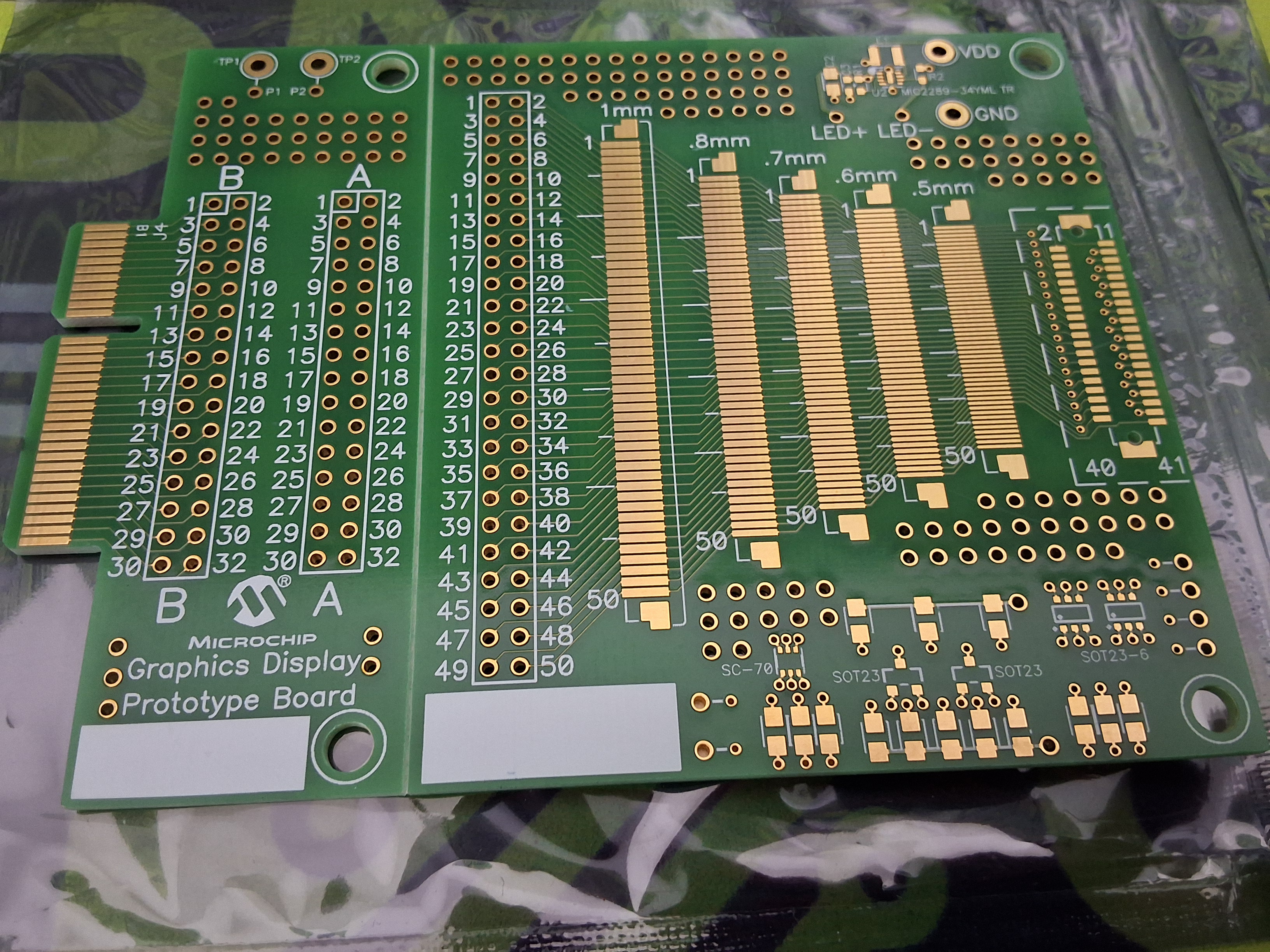 MICROCHIP 02-02185-R1 / BUR123522041 / 05-60308 GRAPHICS DISPLAY PROTOTYPE BOARD - BRAND NEW