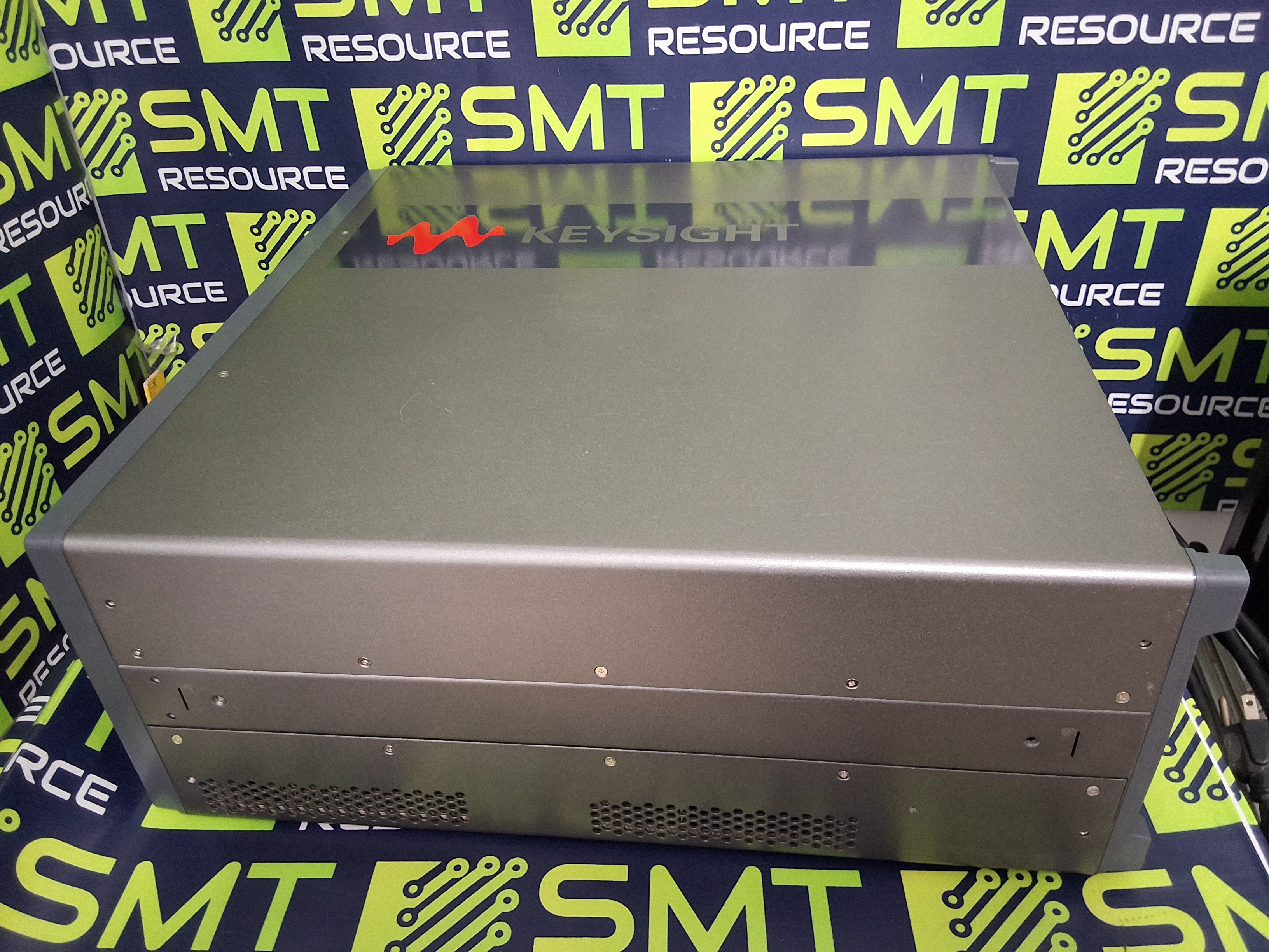 Used KEYSIGHT PXIe CHASSIS M901B ADVANCE SWITCH FABRIC 18-SLOT