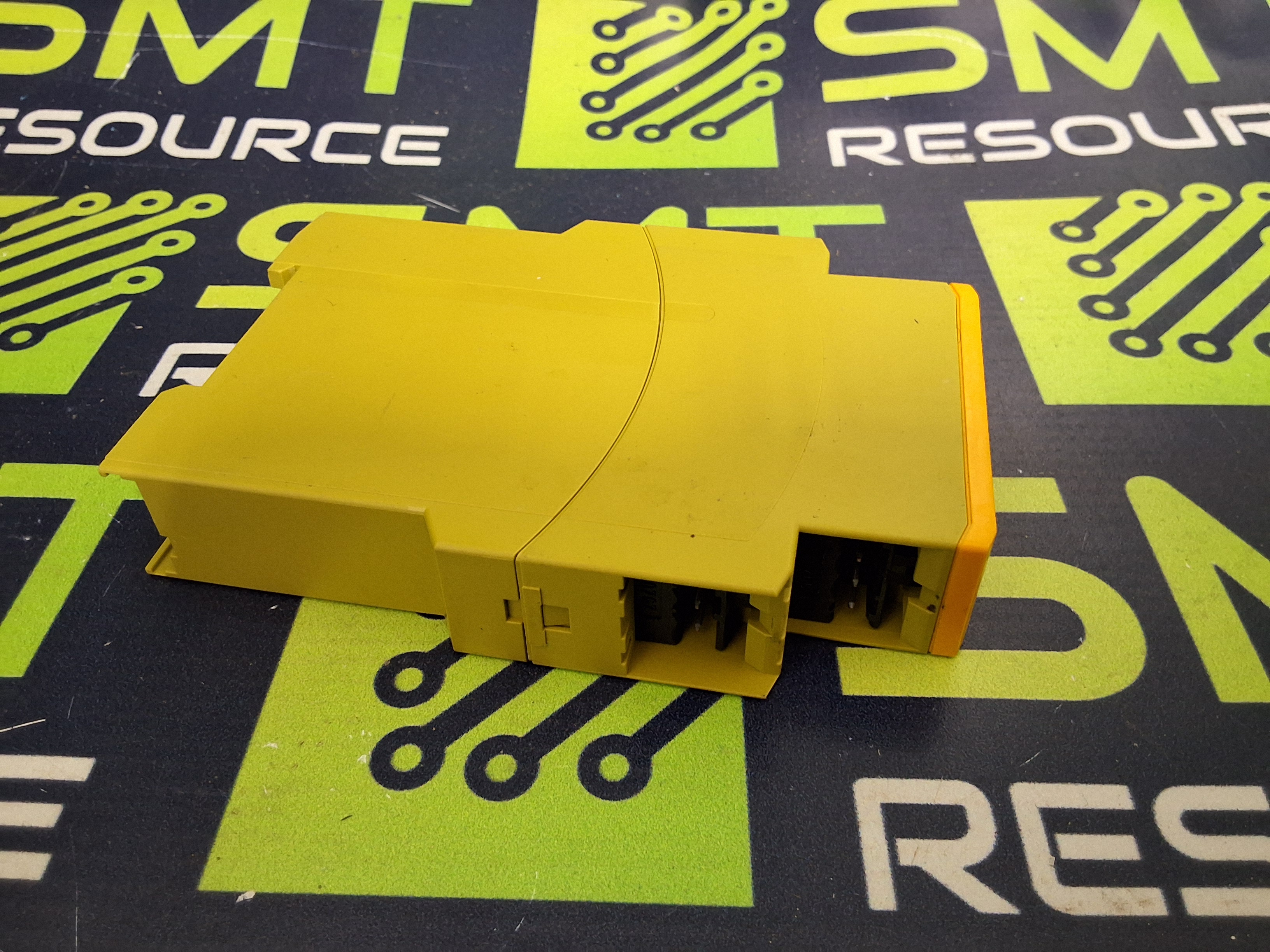 Used PILZ PNOZ e1p / 774130 SAFETY RELAY 24VDC