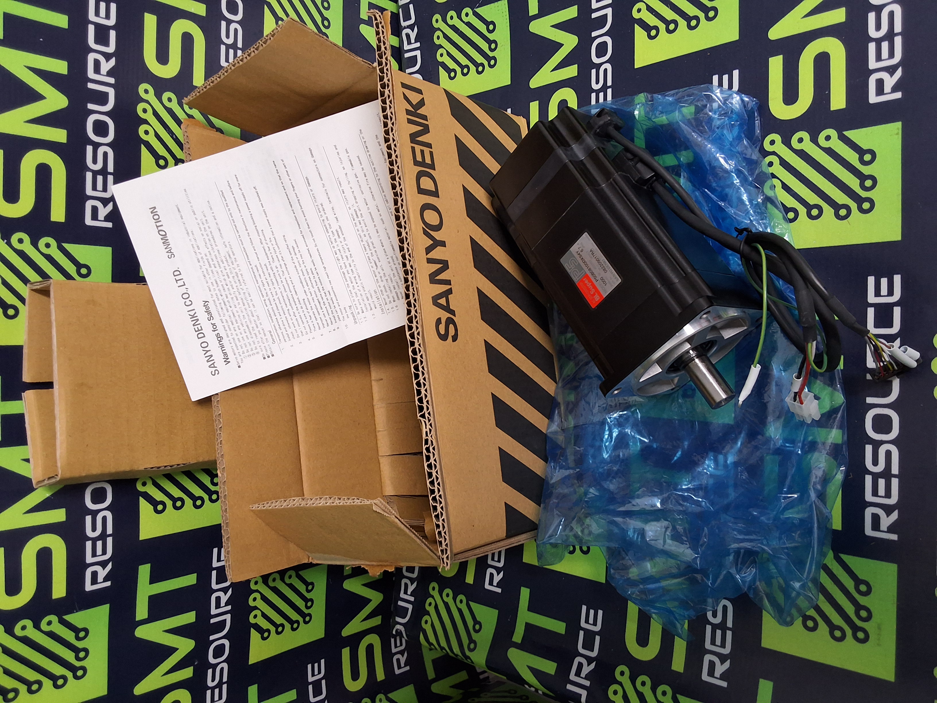SANYO DENKI P50B08100DXS4Y YAMAHA 90K56-8A174Y AC SERVO MOTOR 1000W AC200V 6.7A - BRAND NEW