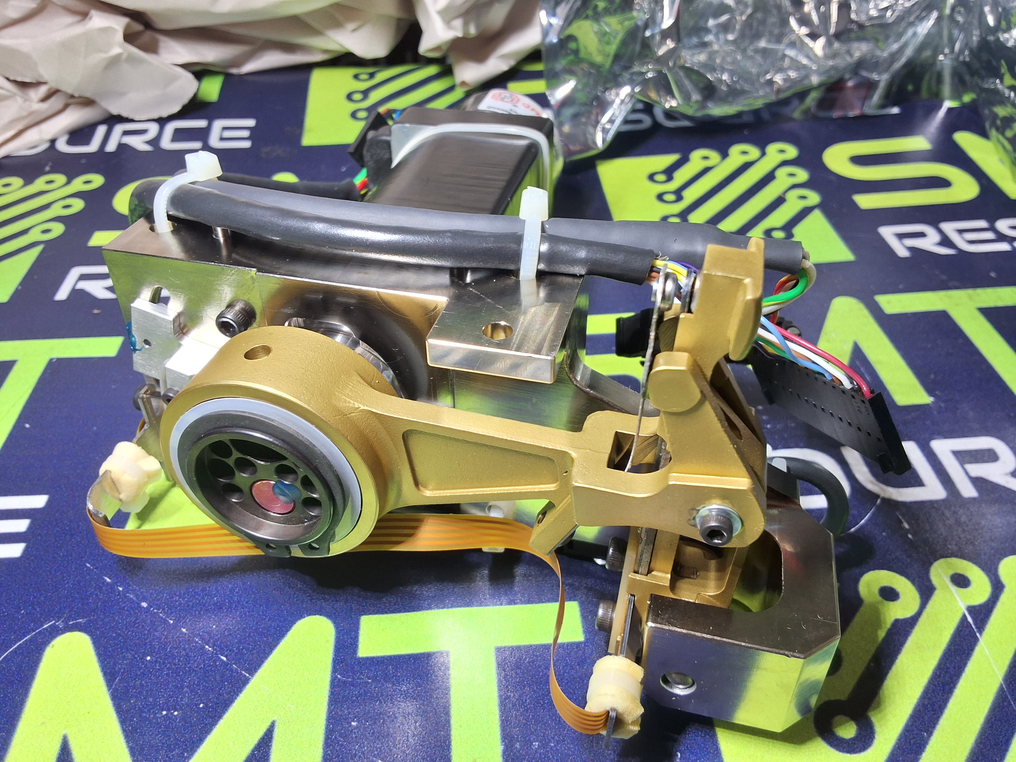 Used UNIVERSAL INSTRUMENTS Z DRIVE ASSEMBLY 49511005 / 49511006 - BRAND NEW & TESTED