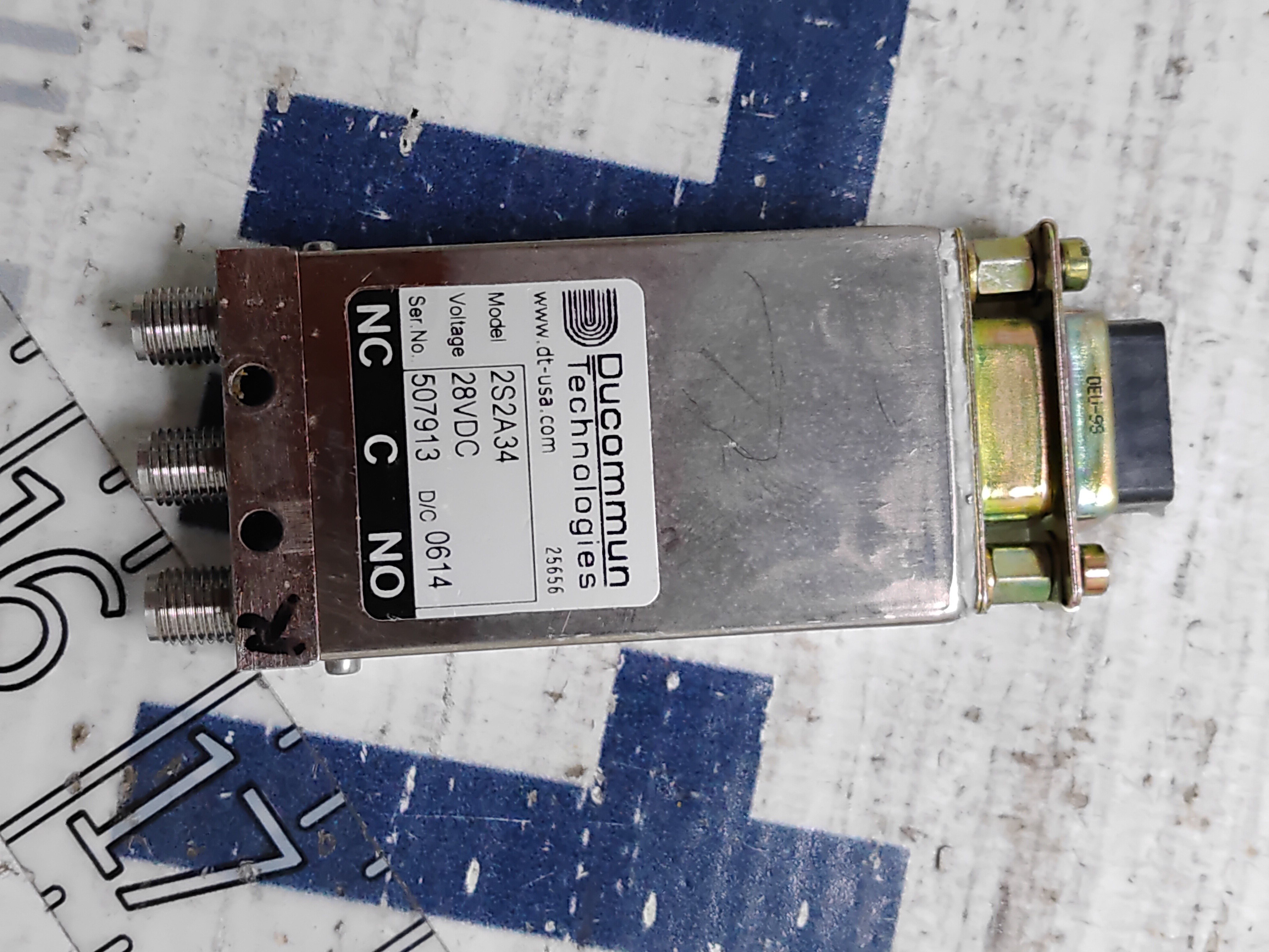 Used DUCOMMUM TECHNOLOGIES 2S2A34 28VDC COAXIAL SWITCH