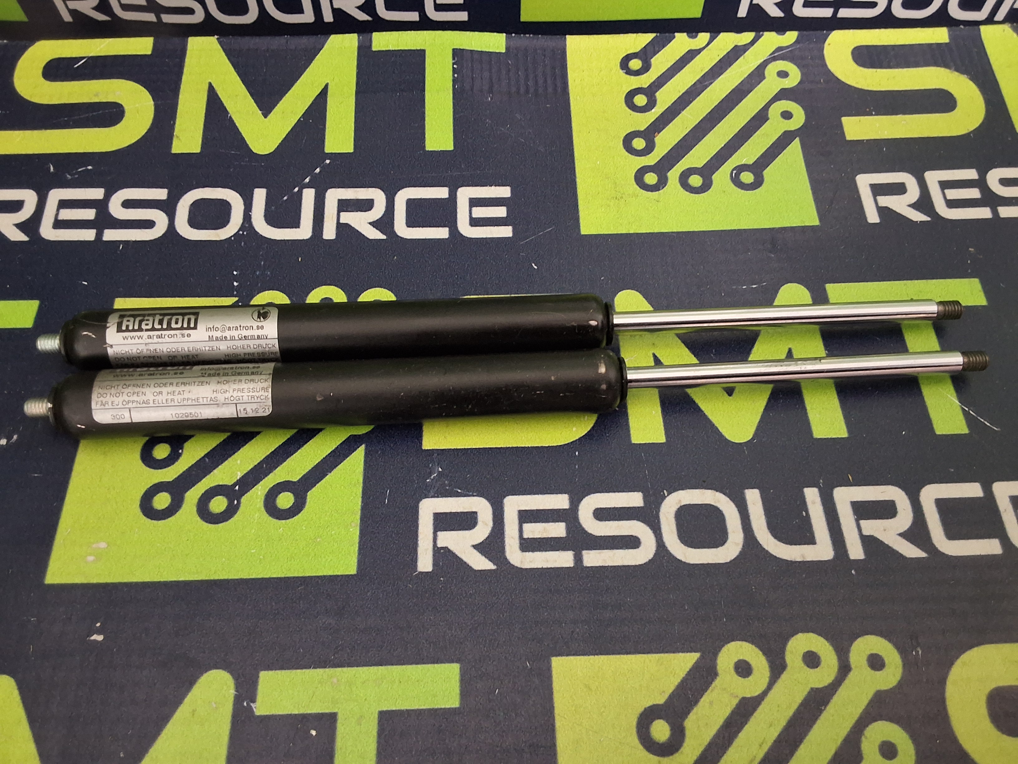 Used MYDATA ARATRON 1029501 / K-055-0003 GAS SPRING 300N