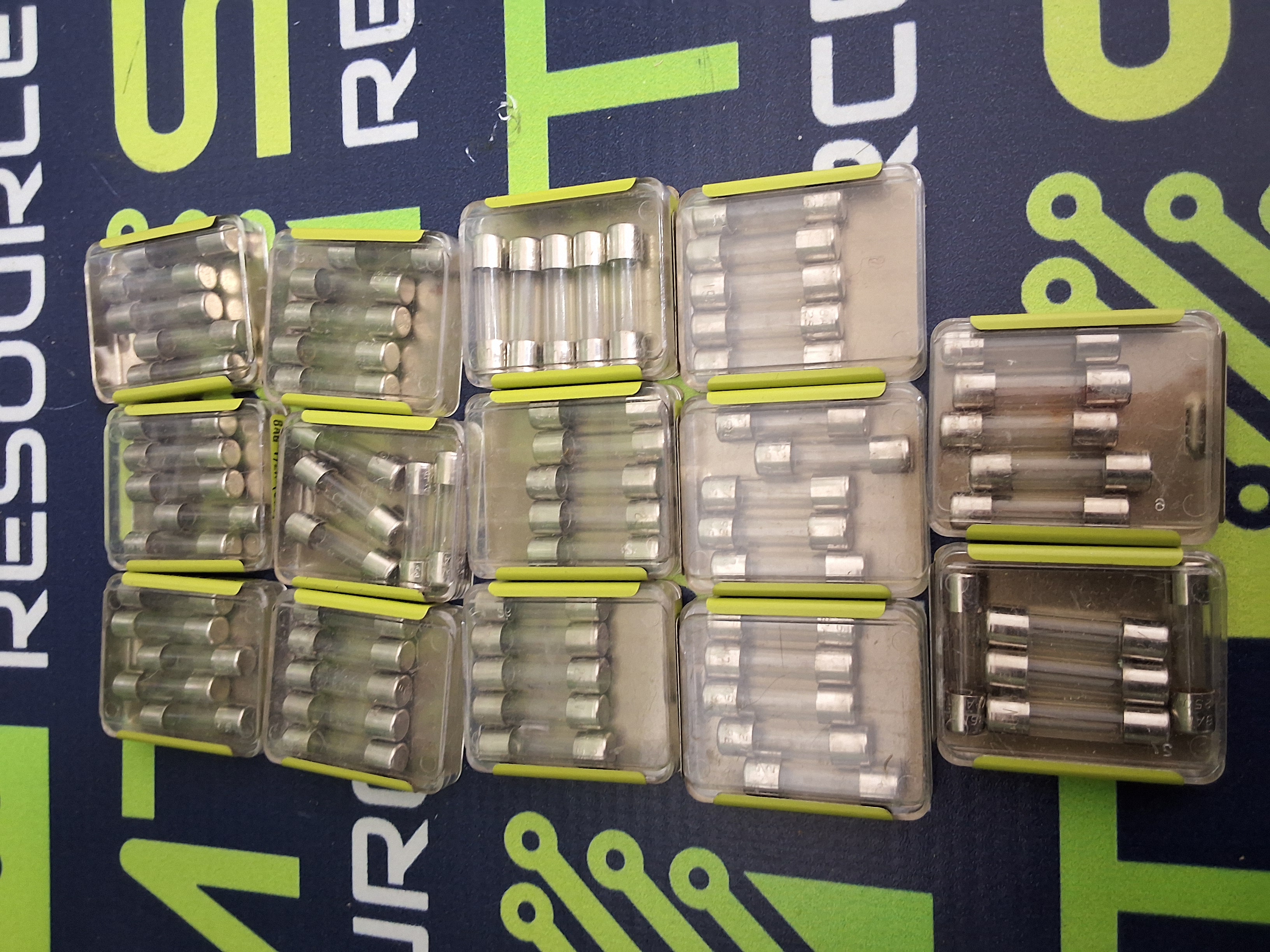 LITTLEFUSE 8AG 1/2A (361) GLASS FUSE - LOT OF 70 - BRAND NEW