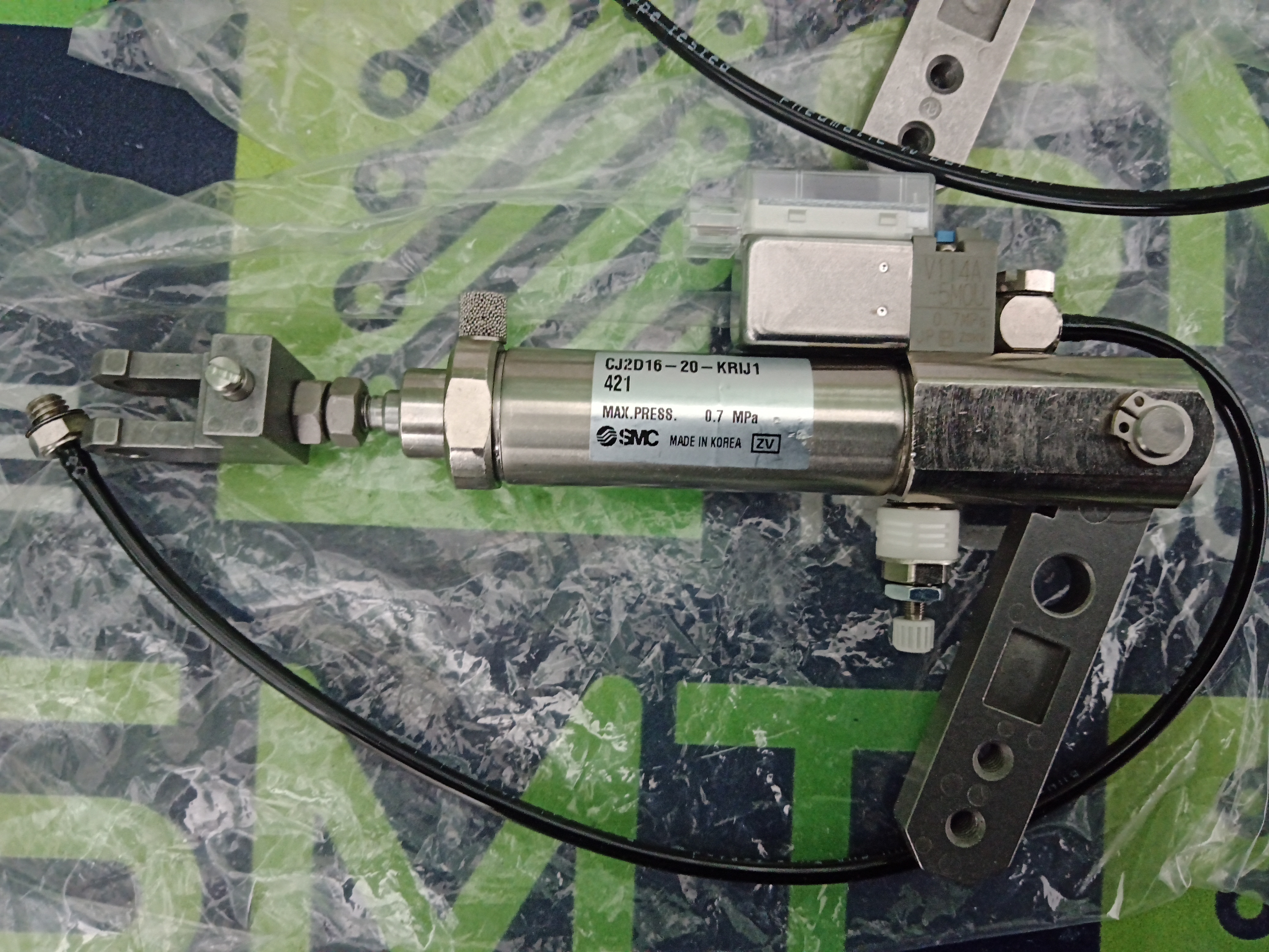 Used SMC CJ2D16-20-KJIJ1421 PNEUMATIC CYLINDER