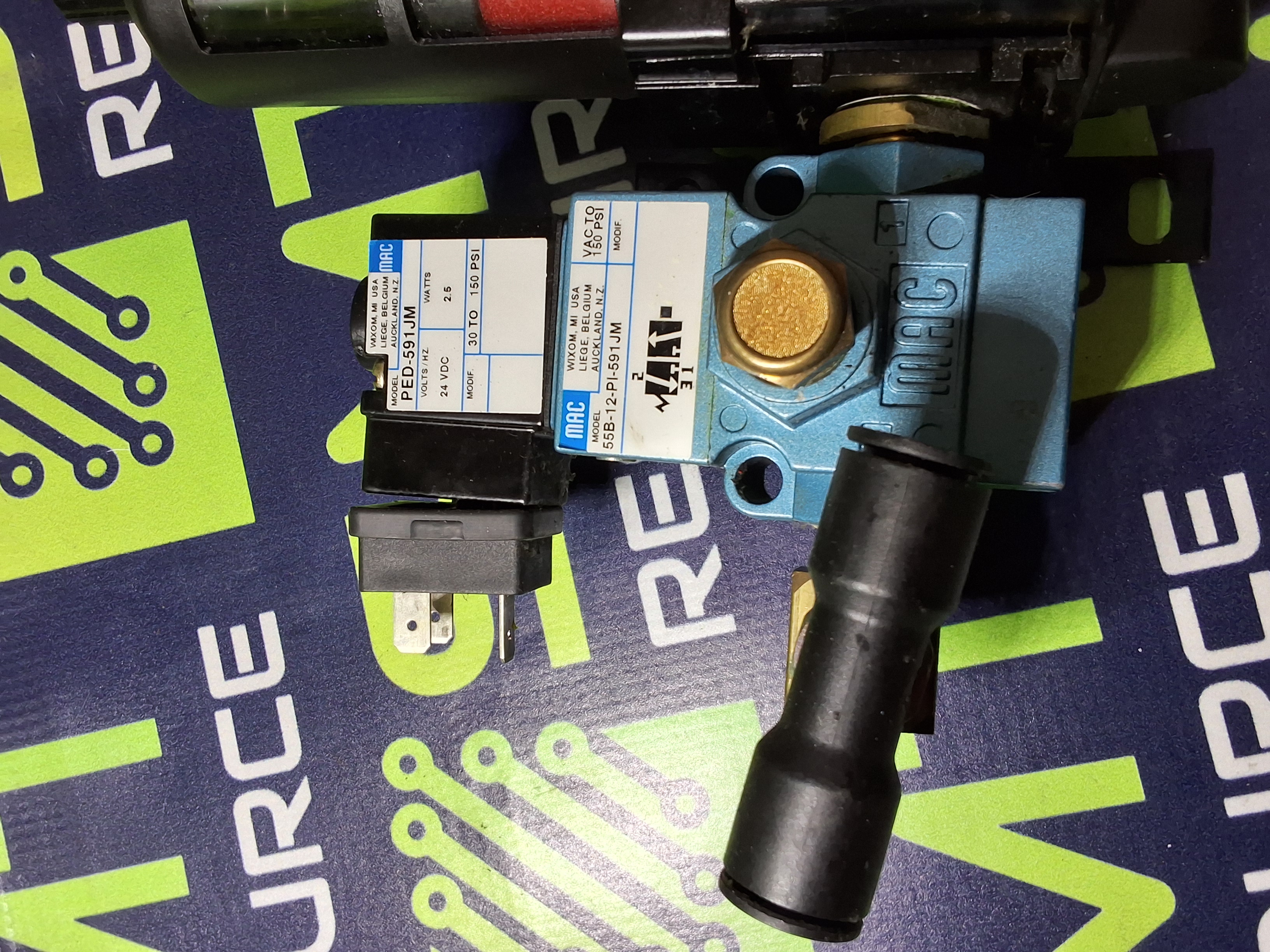 Used WILKERSON M18-04-CK00 VALVE ASSEMBLY M18-04-FK00 / V18-04-0000