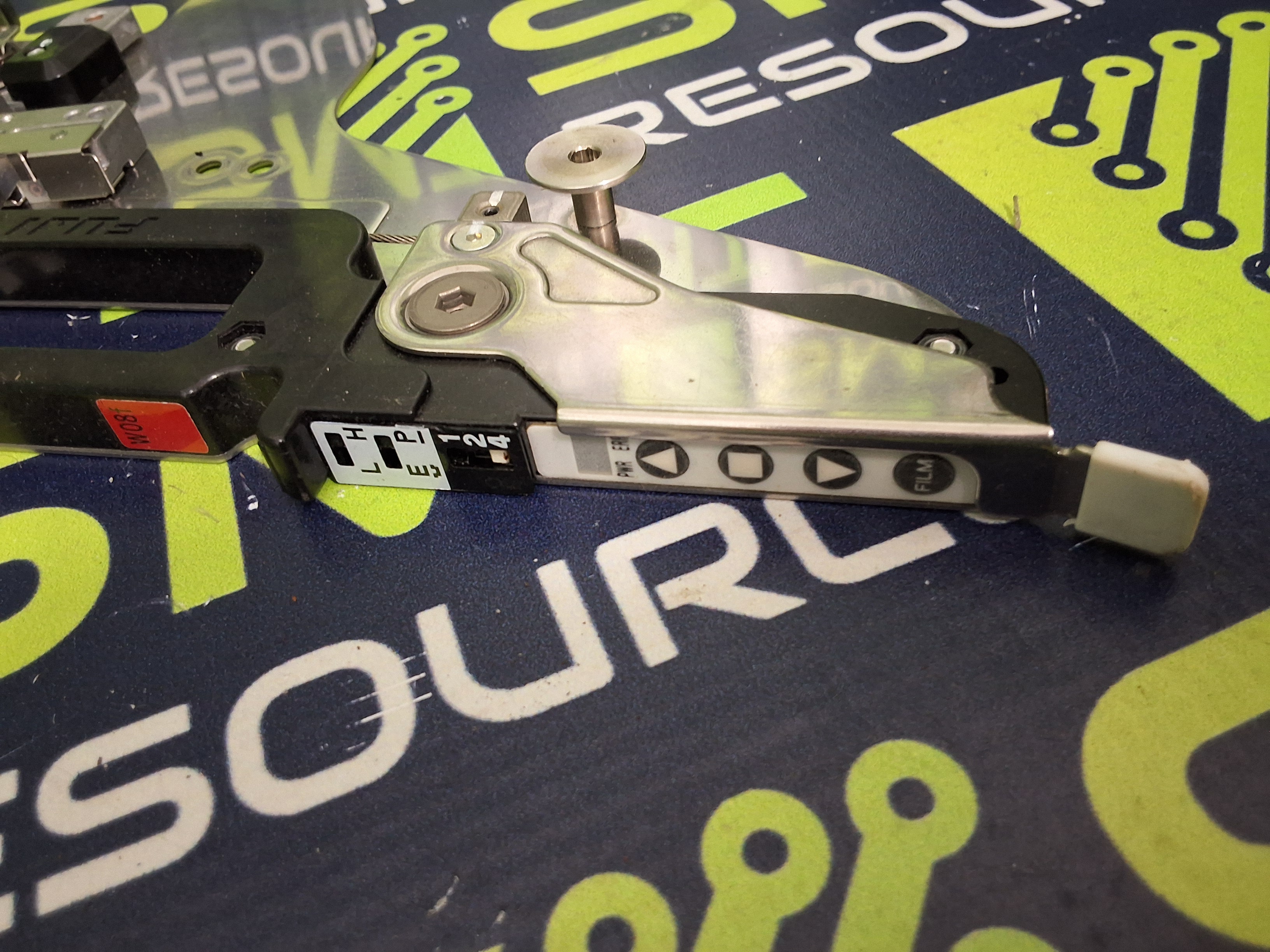 Used FUJI NXT KT8FL BUCKET STYLE FEEDER 8mm W08F 